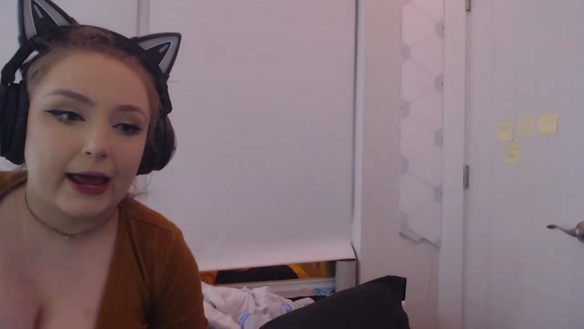 Gallery image thumbnail from LibbyxDoe's myfreecams stream on, 04/03/2023, 08:03 image 2 of 20