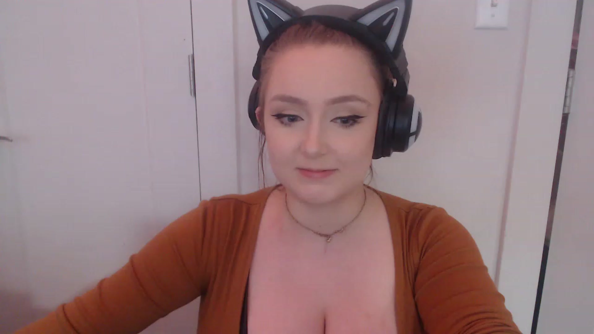 Gallery image thumbnail from LibbyxDoe's myfreecams stream on, 04/03/2023, 11:47 image 13 of 20