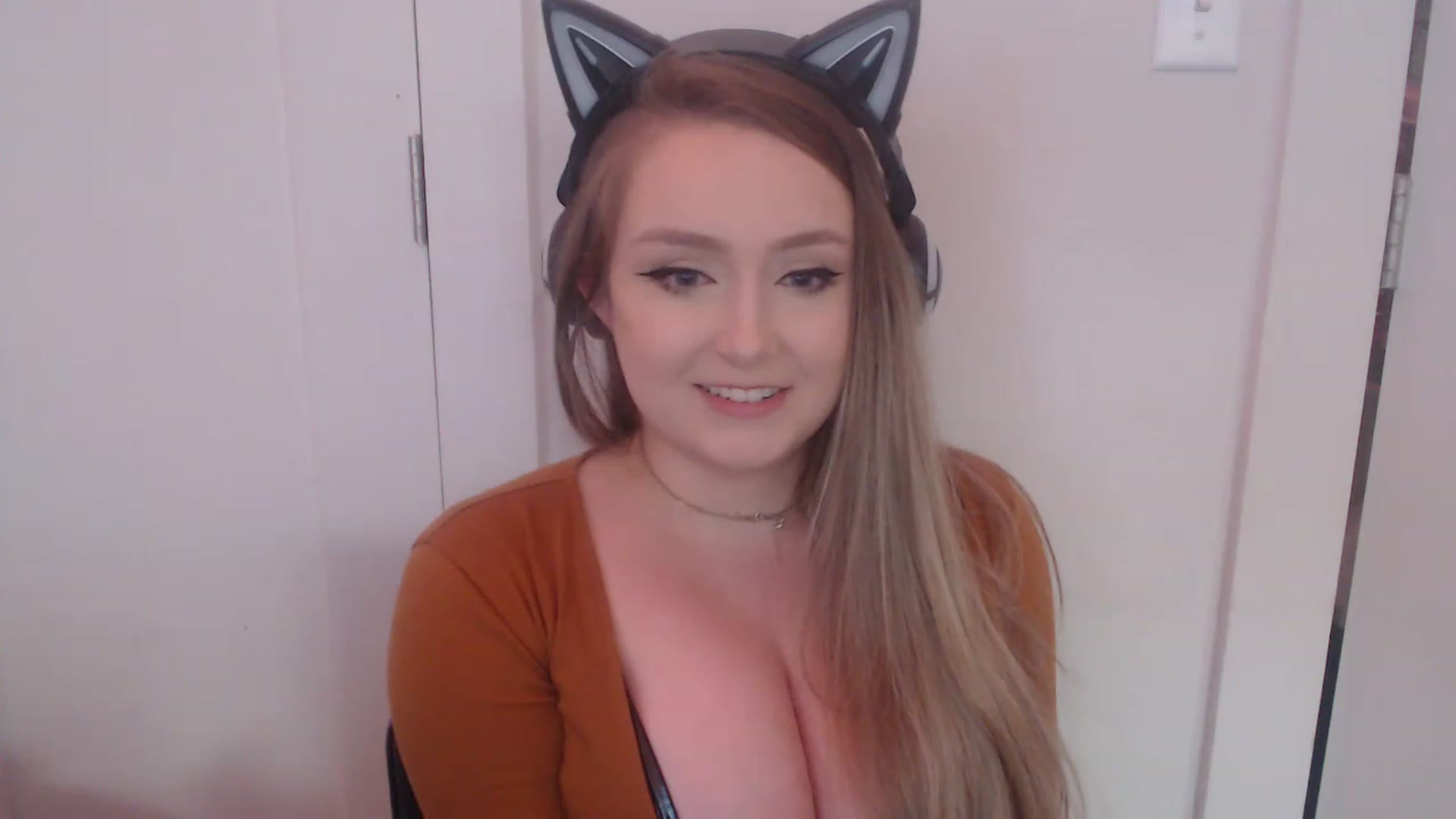 Gallery image thumbnail from LibbyxDoe's myfreecams stream on, 04/03/2023, 11:47 image 10 of 20