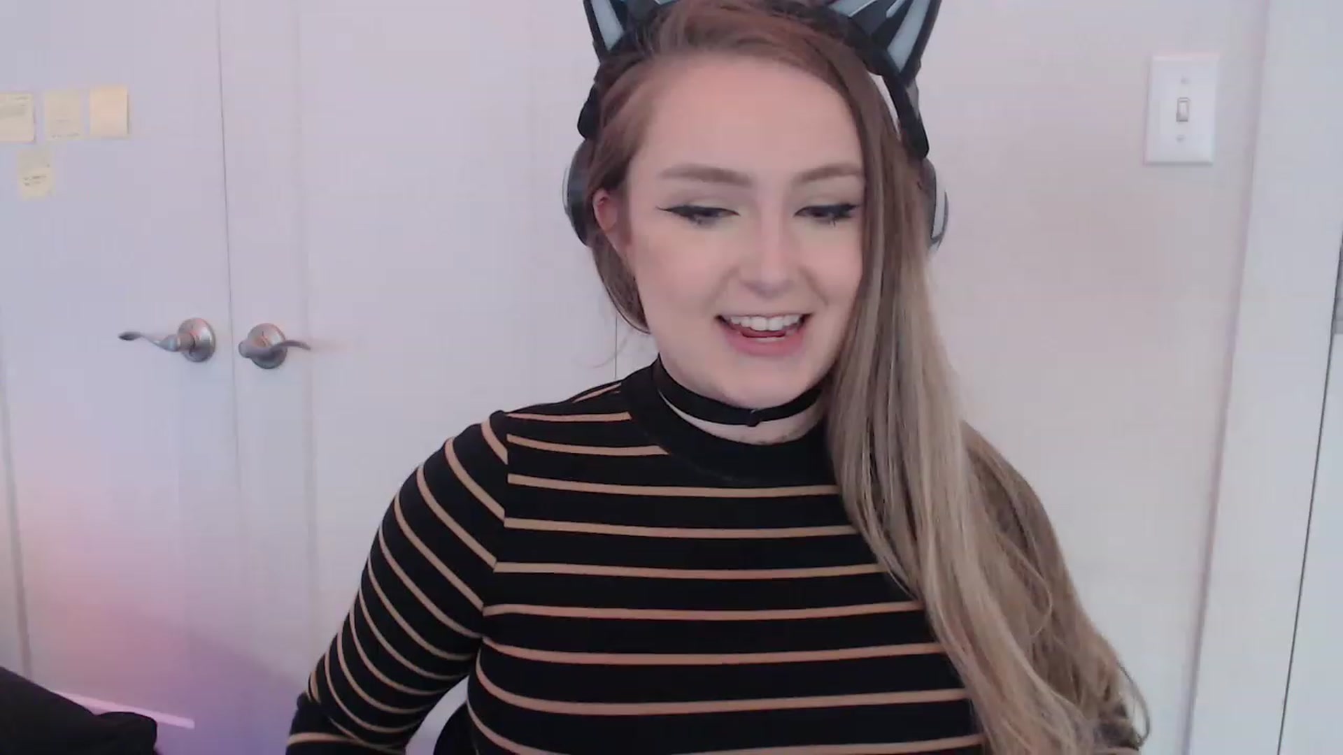 Gallery image thumbnail from LibbyxDoe's myfreecams stream on, 04/05/2023, 13:48 image 14 of 20