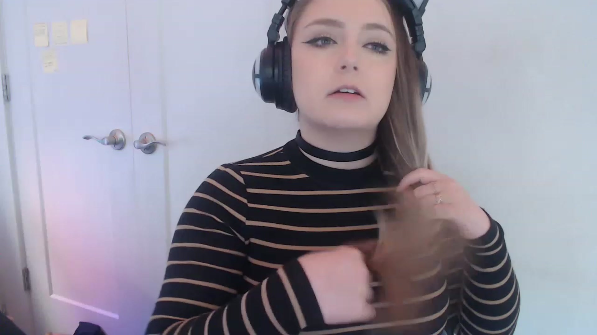 Gallery image thumbnail from LibbyxDoe's myfreecams stream on, 04/05/2023, 14:45 image 20 of 20