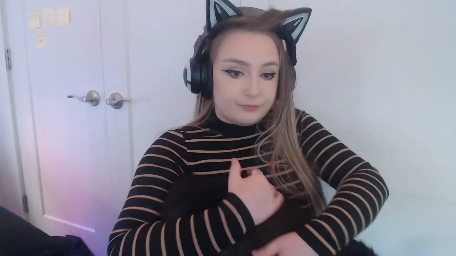 Gallery image thumbnail from LibbyxDoe's myfreecams stream on, 04/05/2023, 14:45 image 17 of 20