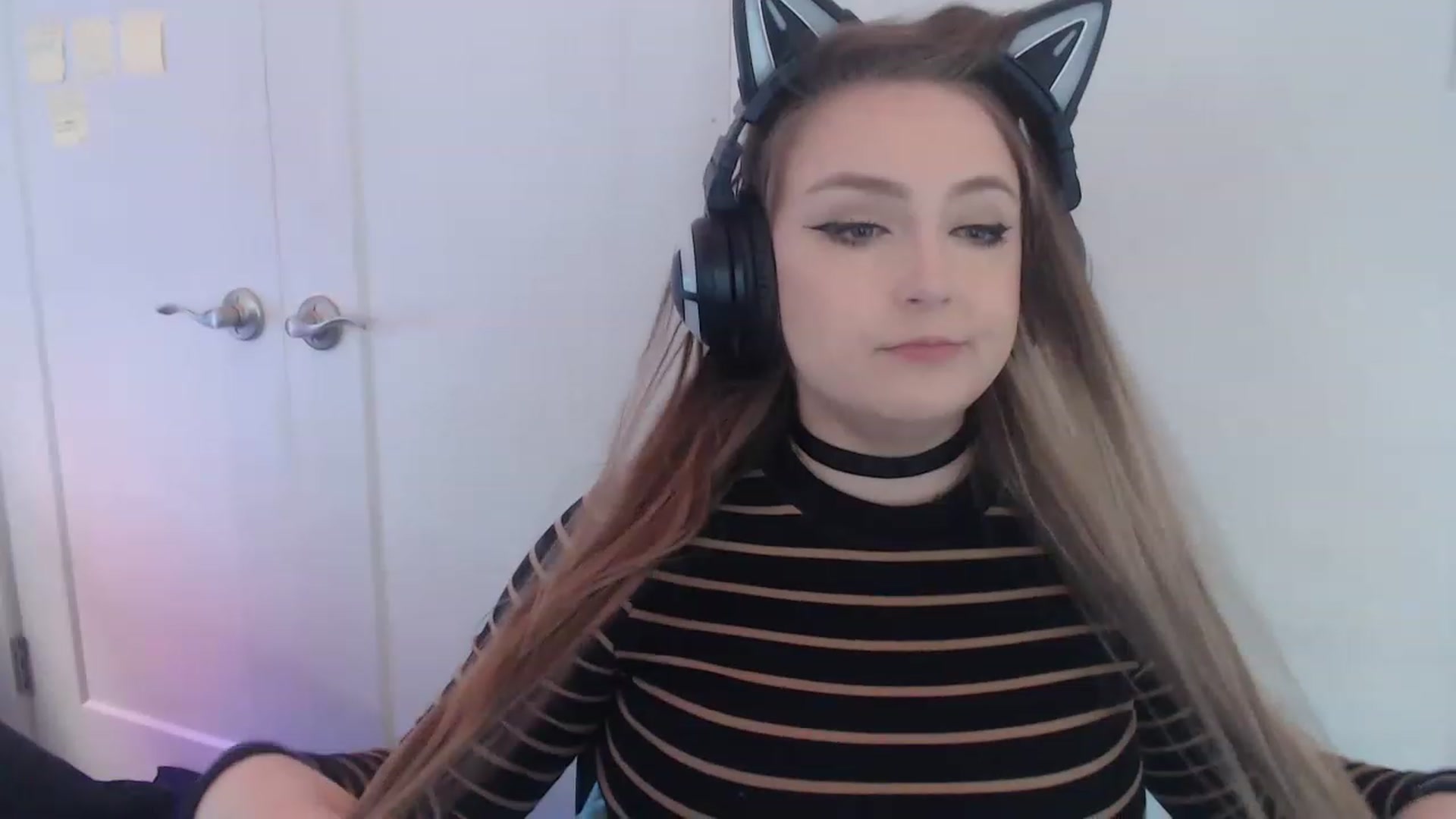 Gallery image thumbnail from LibbyxDoe's myfreecams stream on, 04/05/2023, 14:45 image 13 of 20