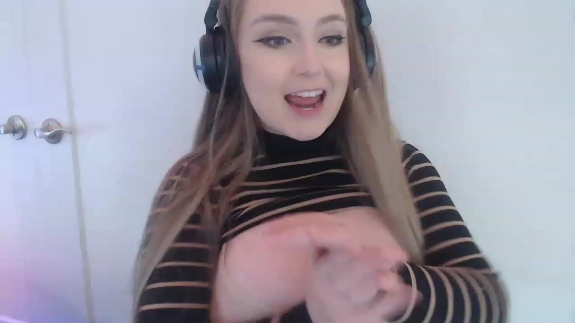 Gallery image thumbnail from LibbyxDoe's myfreecams stream on, 04/05/2023, 16:32 image 3 of 20