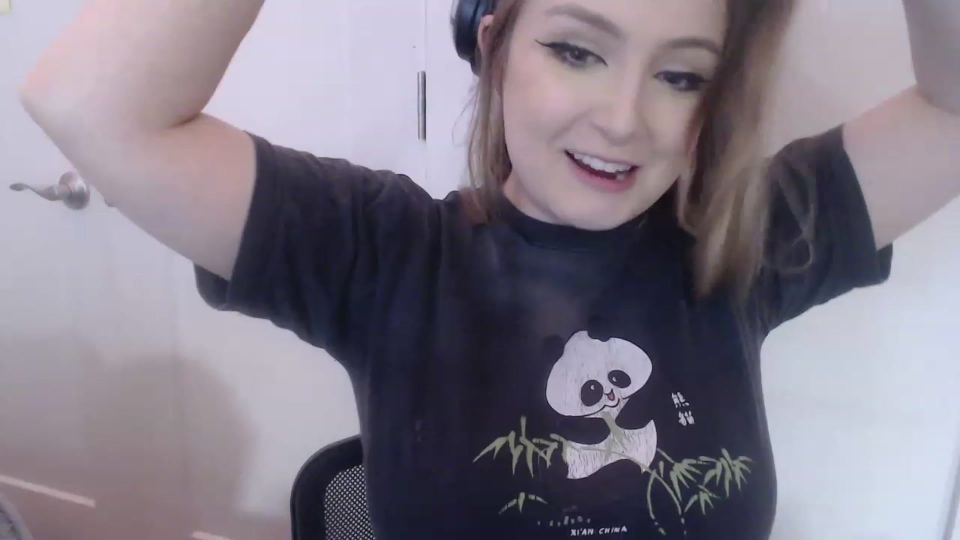 Gallery image thumbnail from LibbyxDoe's myfreecams stream on, 04/06/2023, 10:41 image 16 of 20