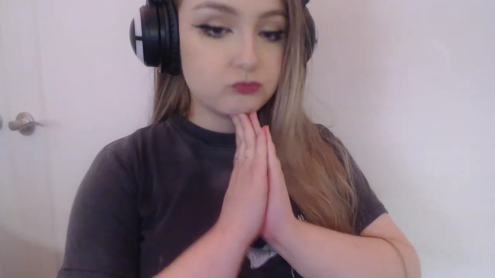 Gallery image thumbnail from LibbyxDoe's myfreecams stream on, 04/06/2023, 10:41 image 13 of 20