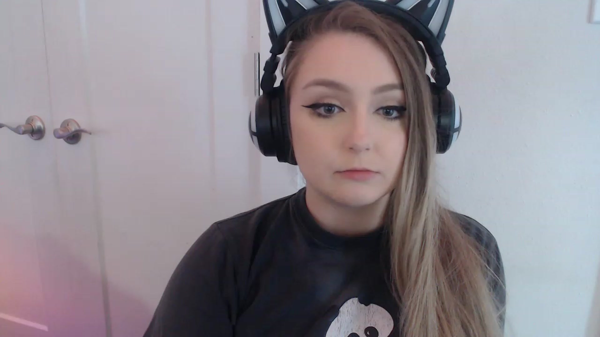 Gallery image thumbnail from LibbyxDoe's myfreecams stream on, 04/06/2023, 12:54 image 15 of 20