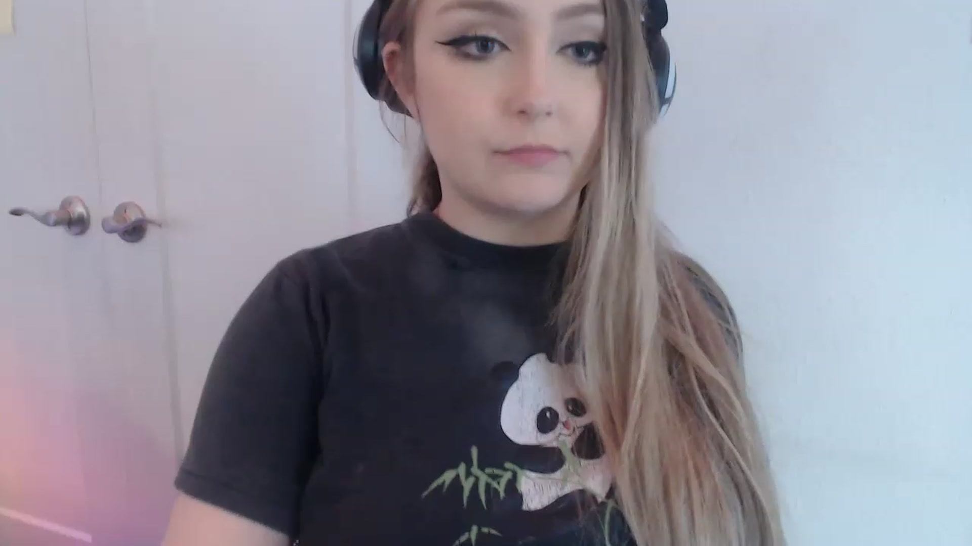 Gallery image thumbnail from LibbyxDoe's myfreecams stream on, 04/06/2023, 12:54 image 17 of 20