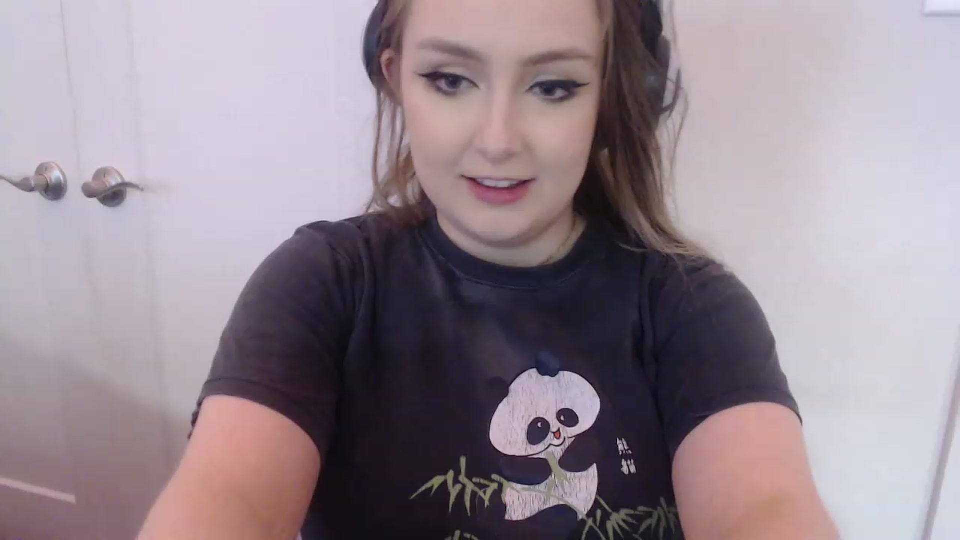 Gallery image thumbnail from LibbyxDoe's myfreecams stream on, 04/06/2023, 12:54 image 5 of 20