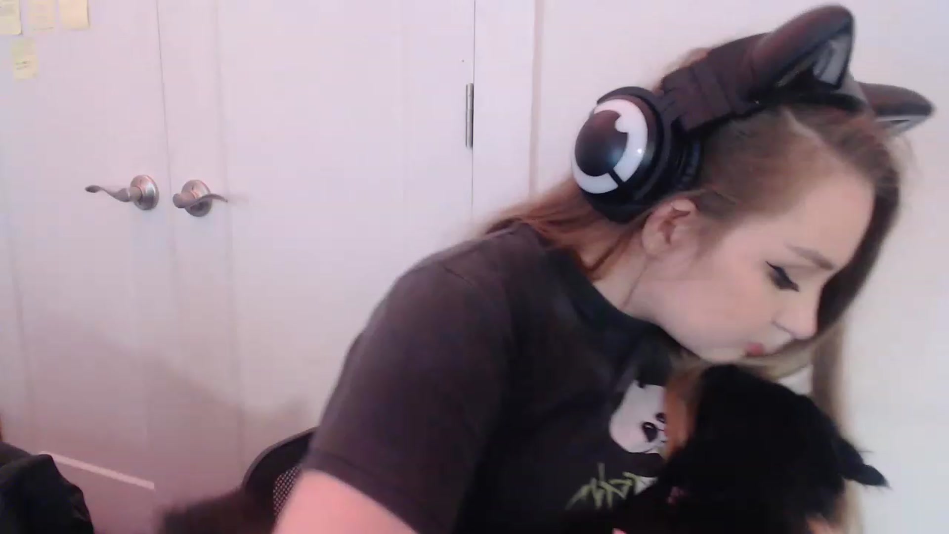 Gallery image thumbnail from LibbyxDoe's myfreecams stream on, 04/06/2023, 12:54 image 7 of 20