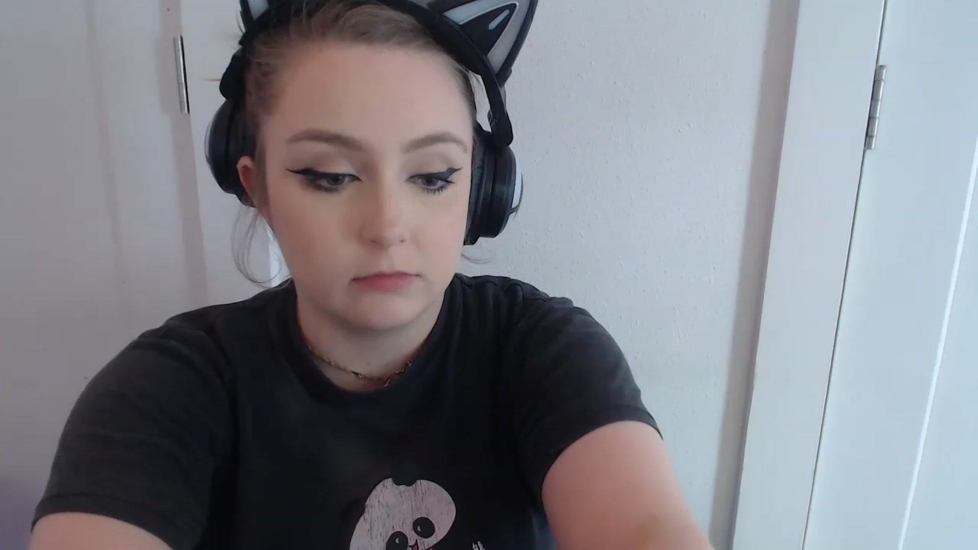 Gallery image thumbnail from LibbyxDoe's myfreecams stream on, 04/06/2023, 13:53 image 11 of 20