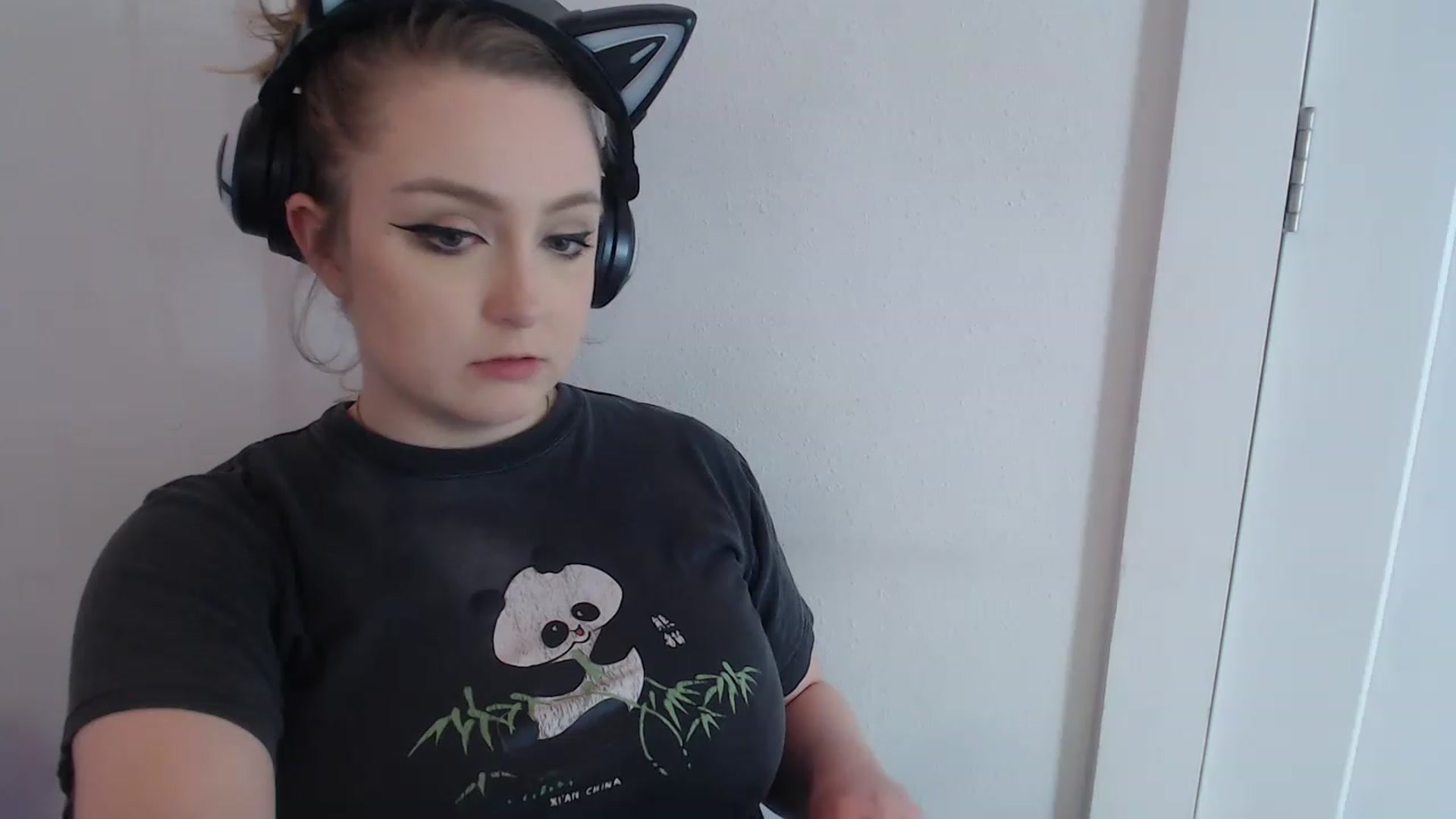 Gallery image thumbnail from LibbyxDoe's myfreecams stream on, 04/06/2023, 13:53 image 10 of 20