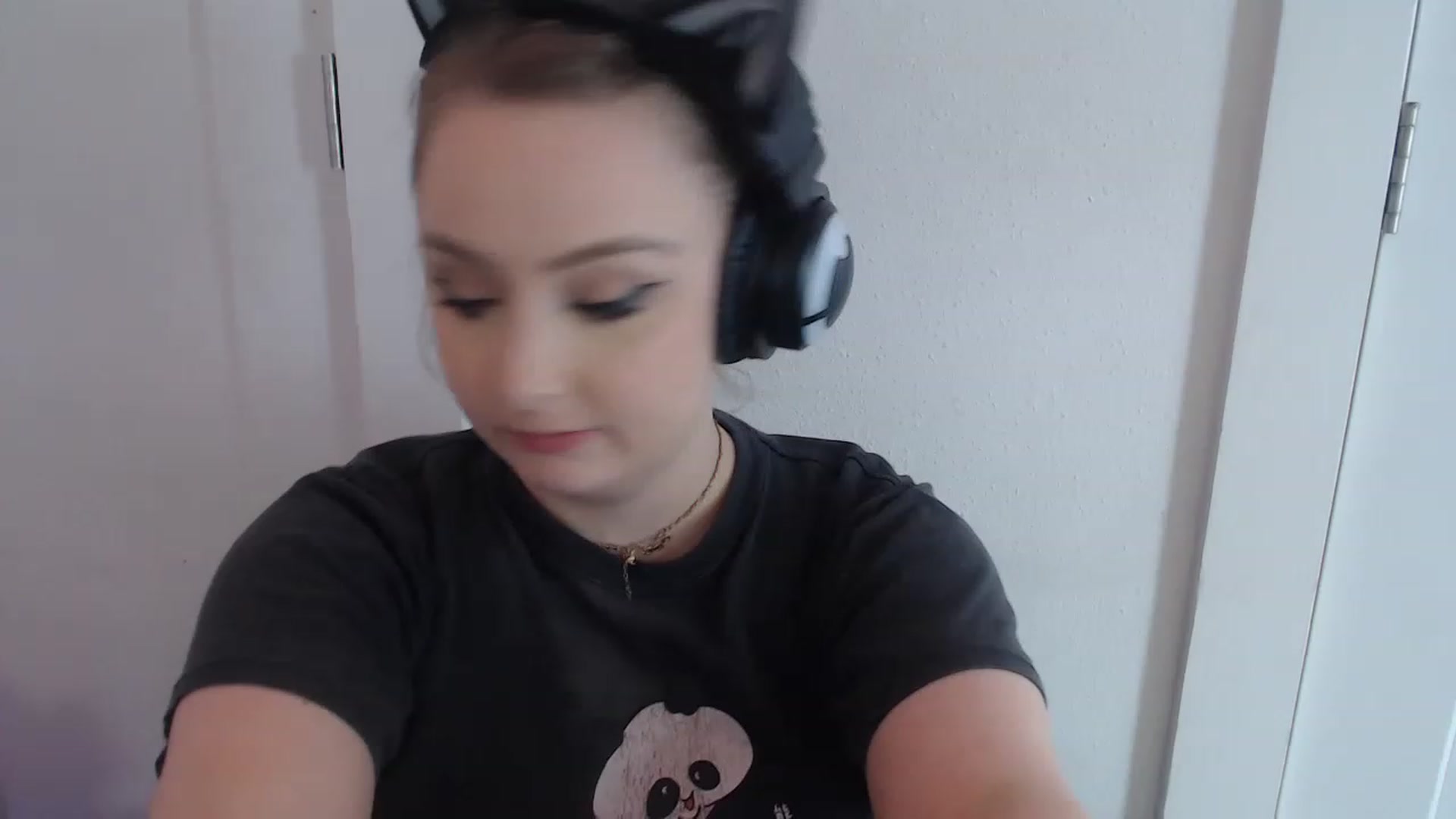 Gallery image thumbnail from LibbyxDoe's myfreecams stream on, 04/06/2023, 13:53 image 18 of 20