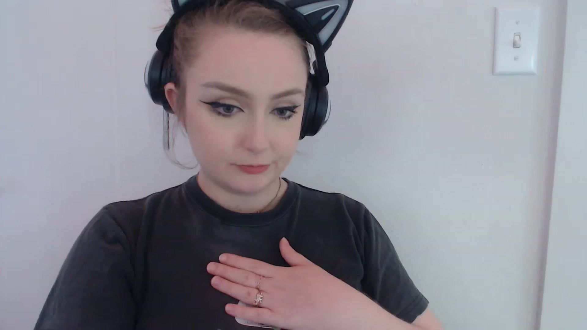 Gallery image thumbnail from LibbyxDoe's myfreecams stream on, 04/06/2023, 15:21 image 5 of 20