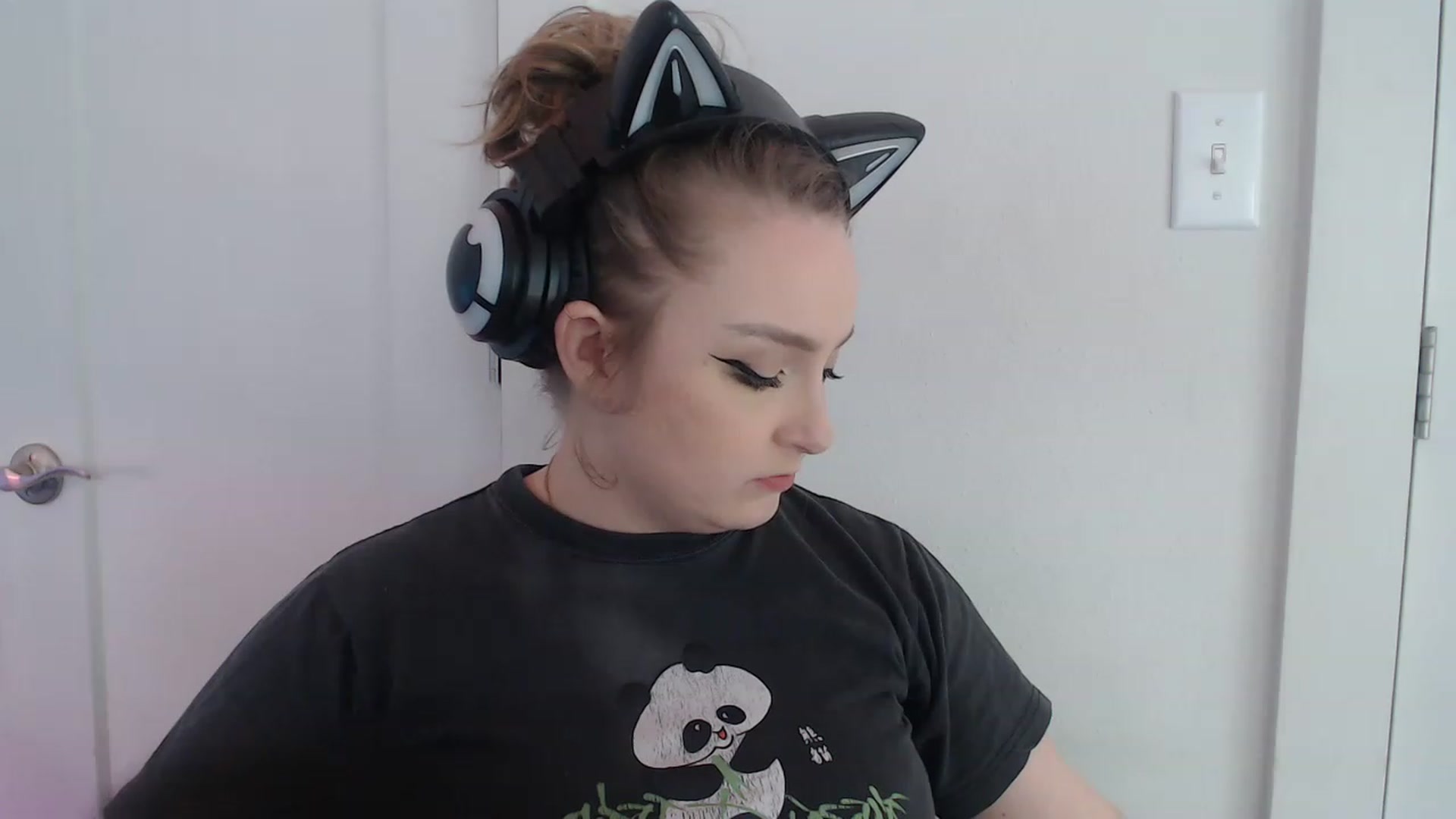 Gallery image thumbnail from LibbyxDoe's myfreecams stream on, 04/06/2023, 15:21 image 11 of 20