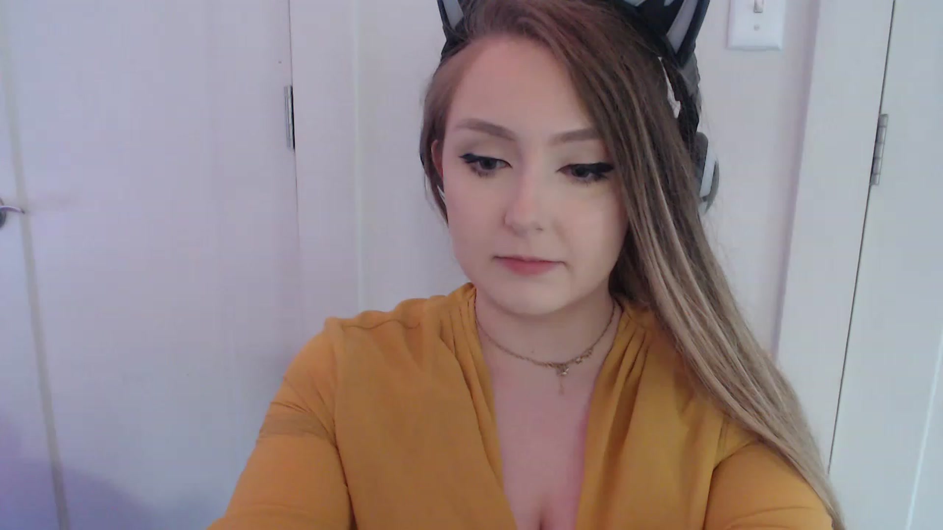 Gallery image thumbnail from LibbyxDoe's myfreecams stream on, 04/07/2023, 15:58 image 17 of 20