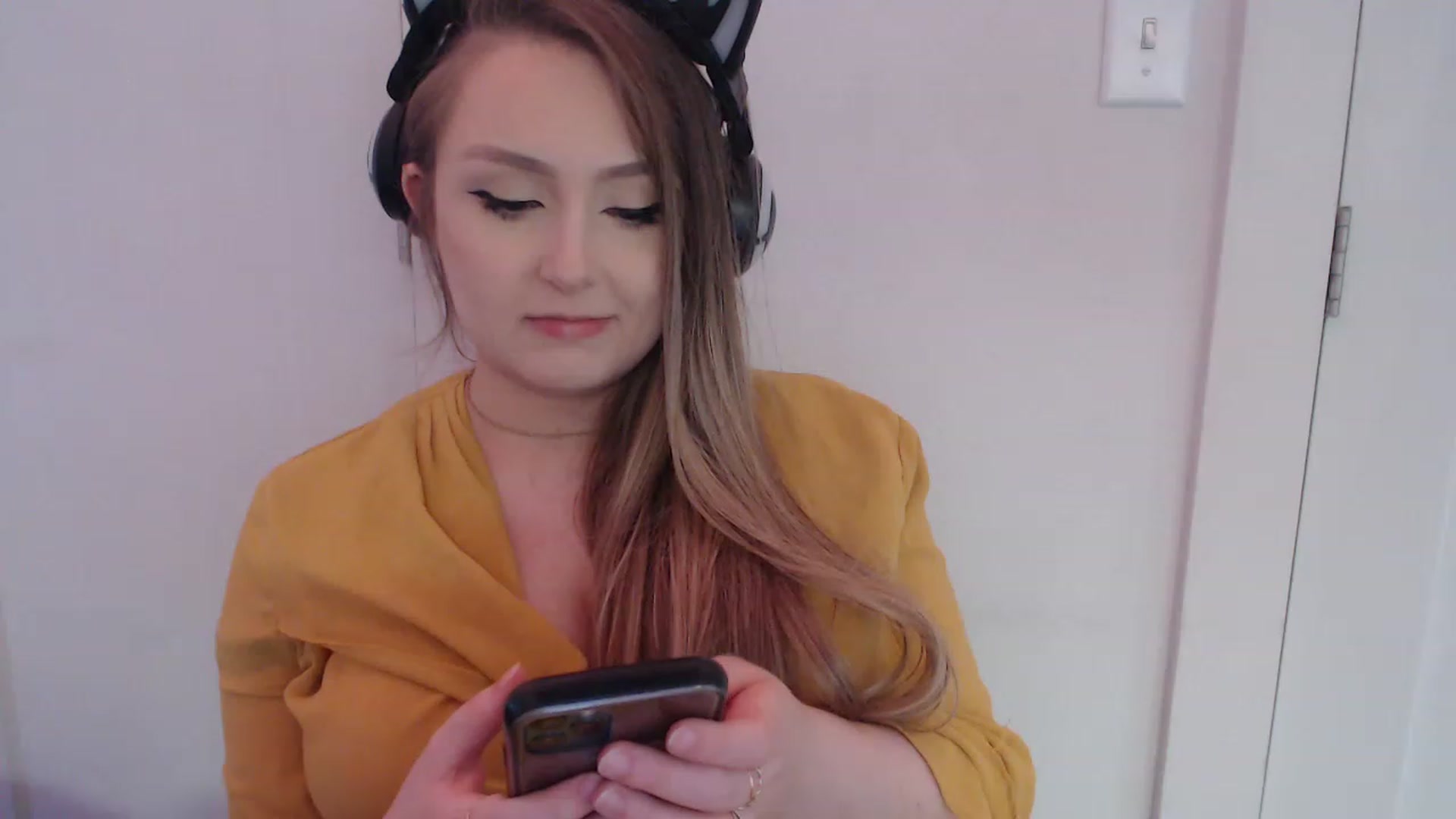 Gallery image thumbnail from LibbyxDoe's myfreecams stream on, 04/07/2023, 16:45 image 5 of 20