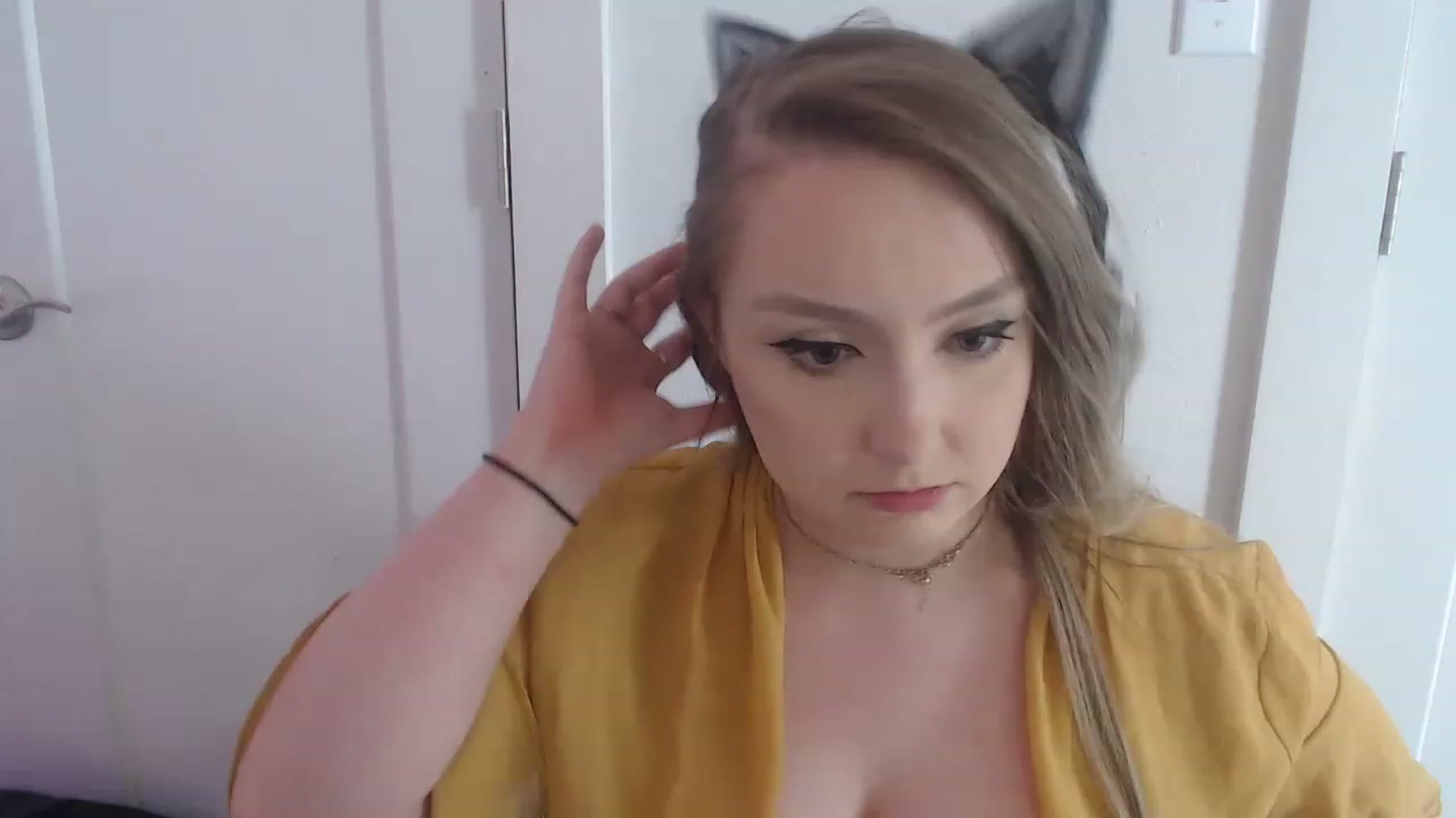 Gallery image thumbnail from LibbyxDoe's myfreecams stream on, 04/07/2023, 19:37 image 12 of 20