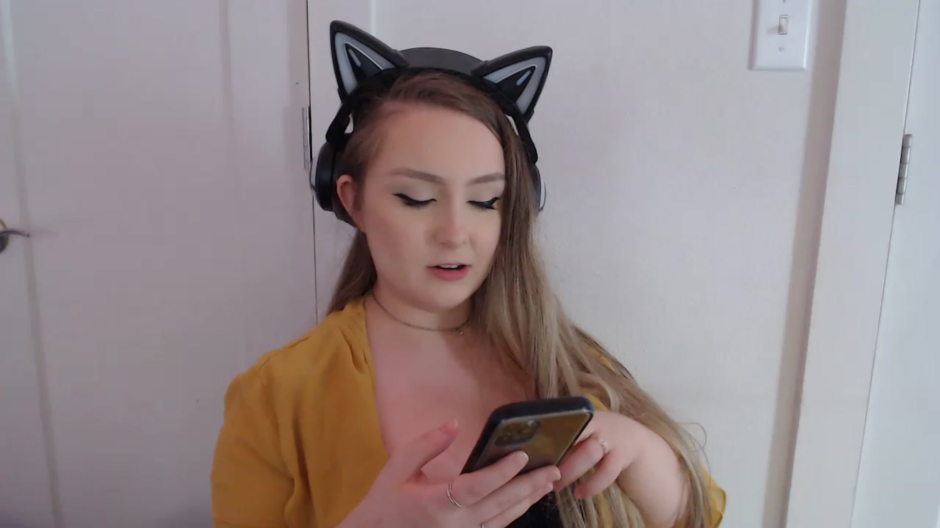 Gallery image thumbnail from LibbyxDoe's myfreecams stream on, 04/07/2023, 19:37 image 8 of 20