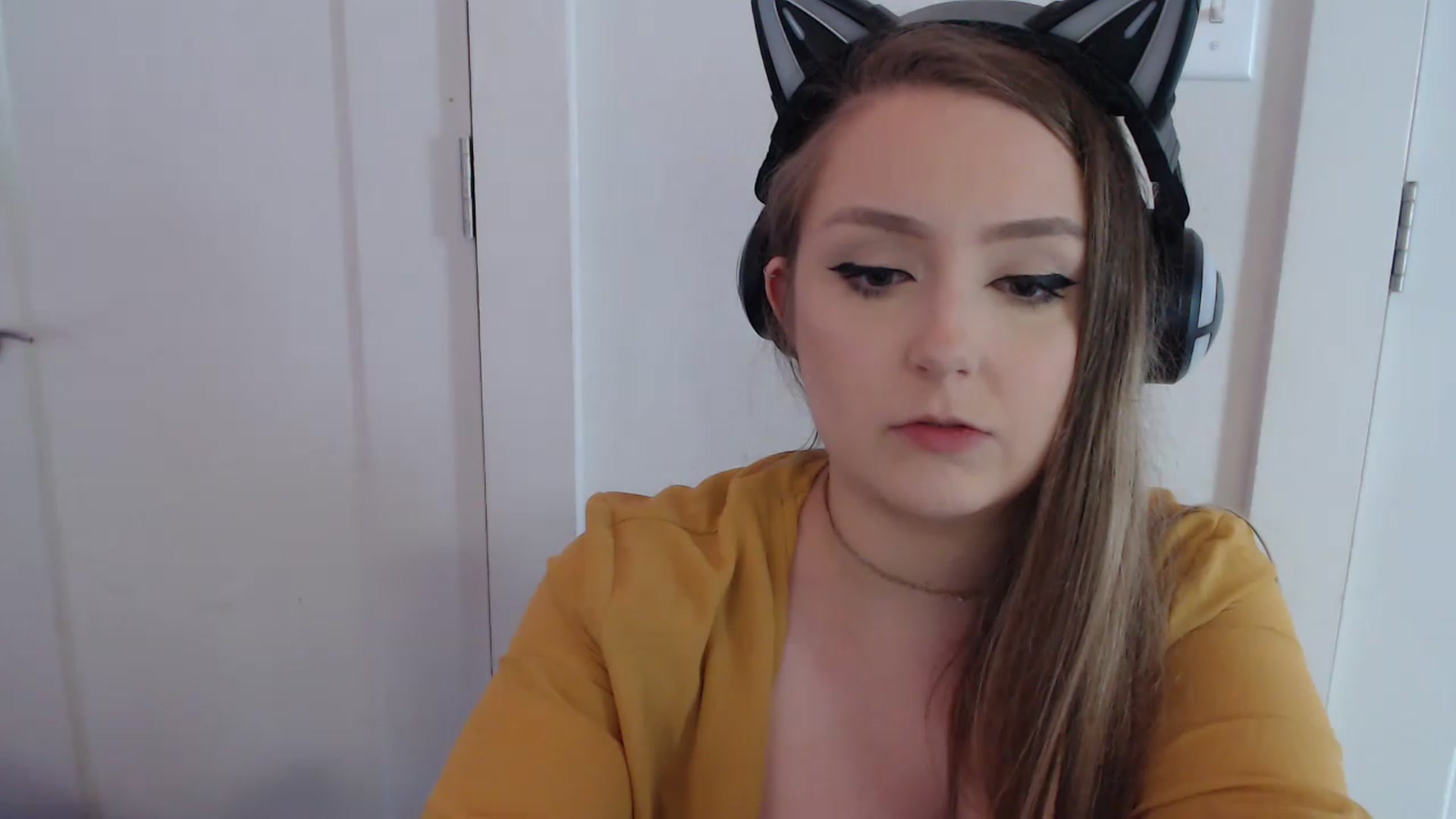 Gallery image thumbnail from LibbyxDoe's myfreecams stream on, 04/07/2023, 19:37 image 4 of 20