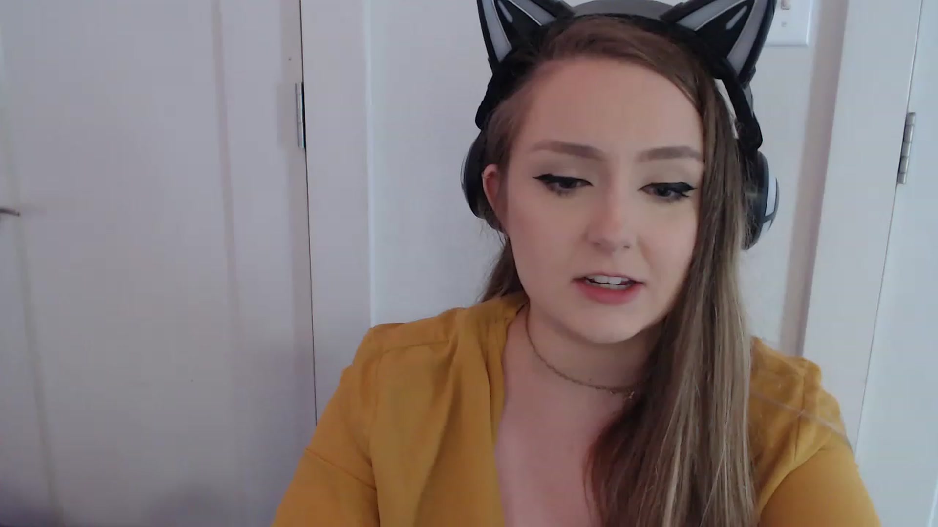 Gallery image thumbnail from LibbyxDoe's myfreecams stream on, 04/07/2023, 19:37 image 2 of 20