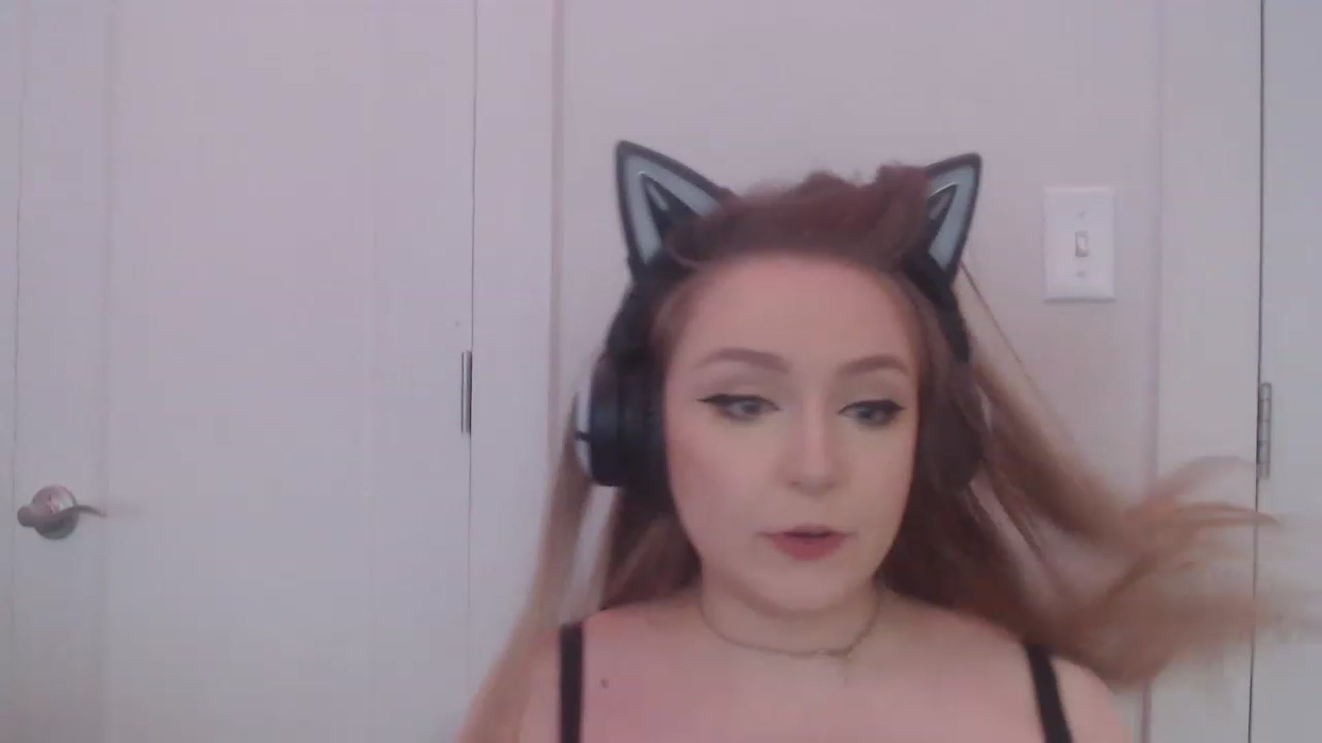 Gallery image thumbnail from LibbyxDoe's myfreecams stream on, 04/08/2023, 09:41 image 4 of 20
