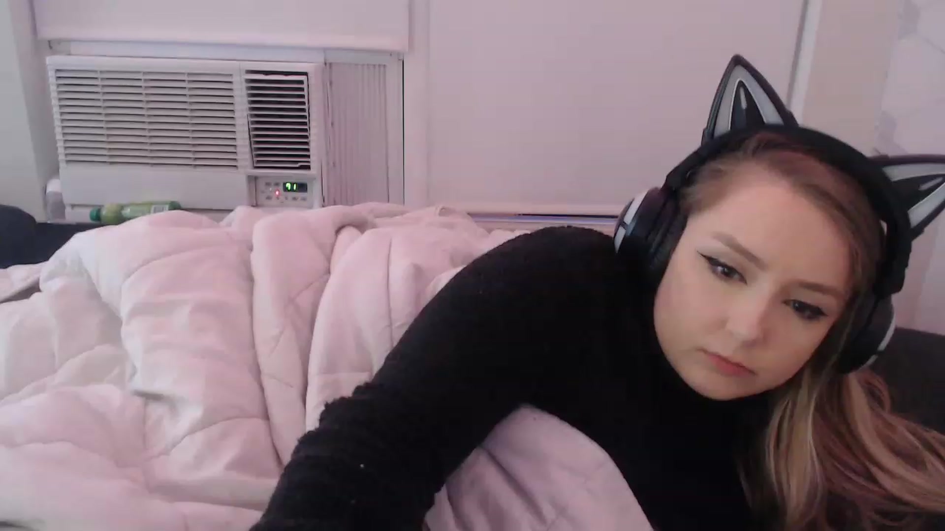 Gallery image thumbnail from LibbyxDoe's myfreecams stream on, 04/08/2023, 11:48 image 19 of 20