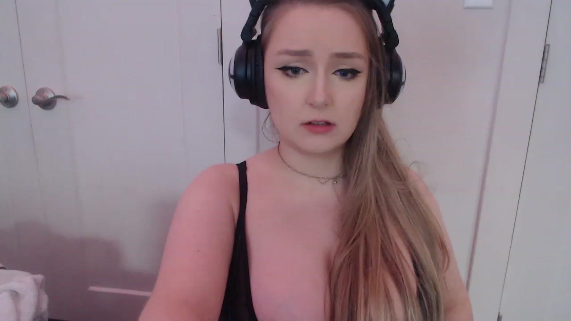 Gallery image thumbnail from LibbyxDoe's myfreecams stream on, 04/08/2023, 11:48 image 1 of 20