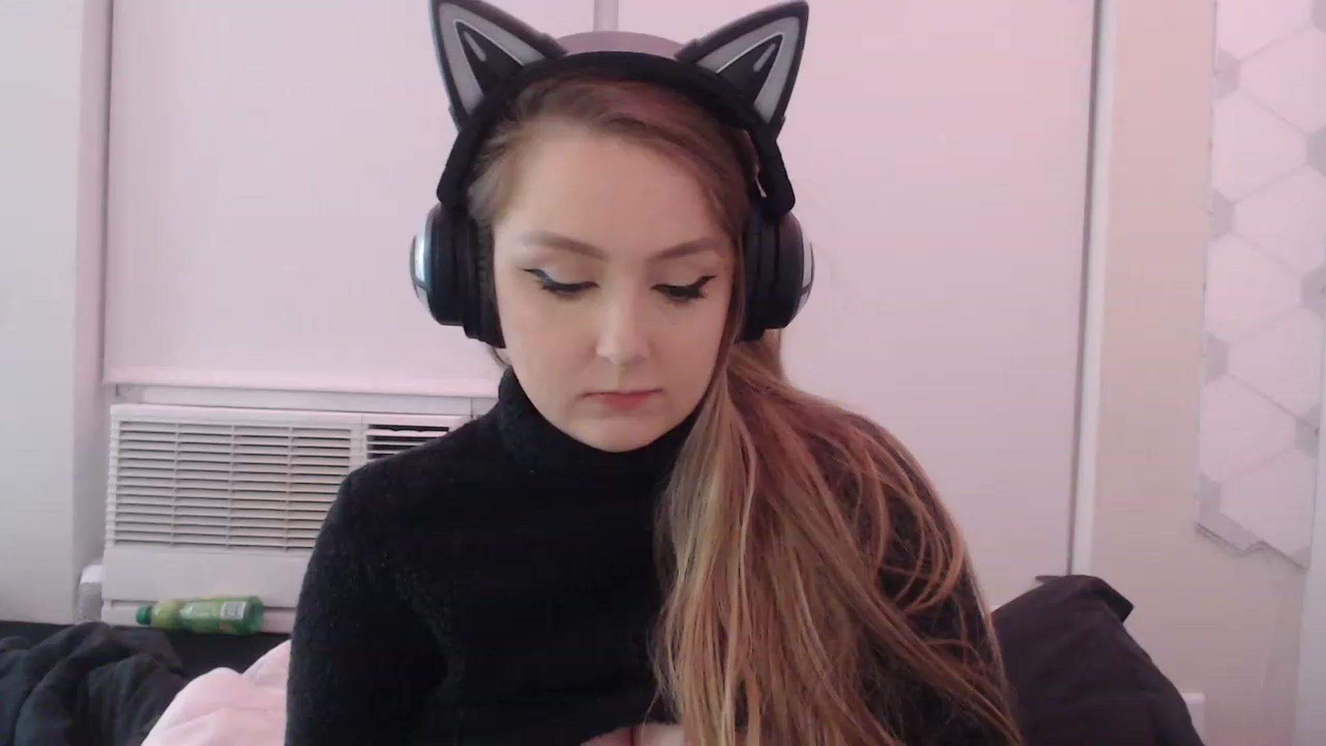 Gallery image thumbnail from LibbyxDoe's myfreecams stream on, 04/08/2023, 11:48 image 17 of 20
