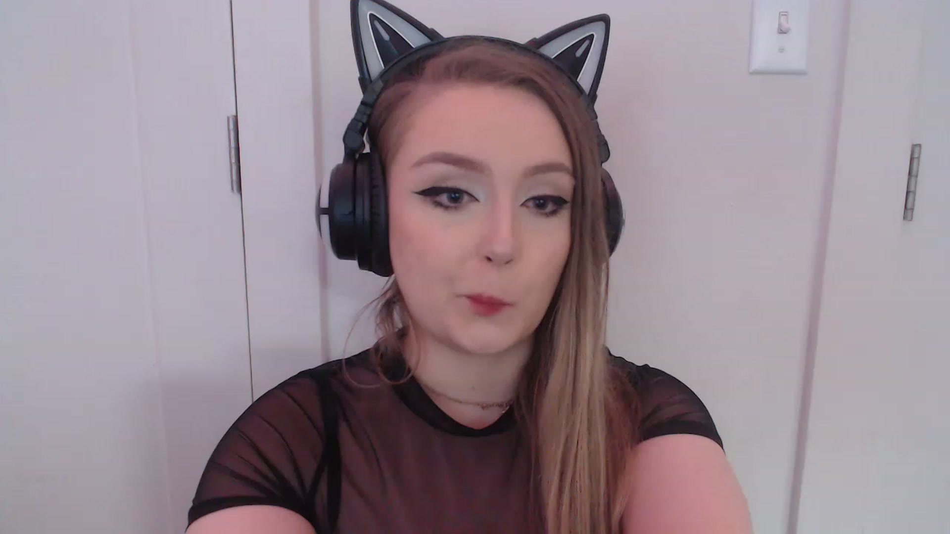 Gallery image thumbnail from LibbyxDoe's myfreecams stream on, 04/15/2023, 13:15 image 9 of 20
