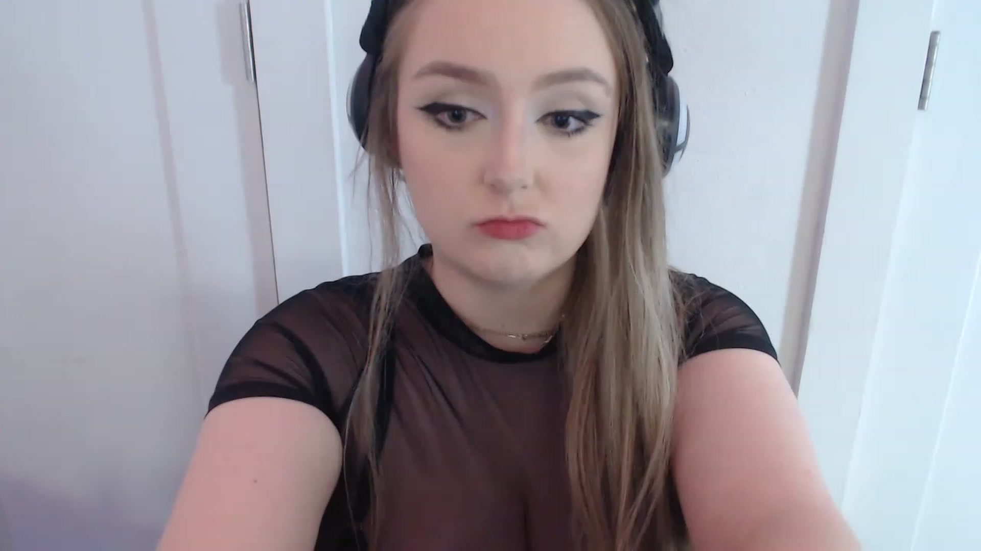 Gallery image thumbnail from LibbyxDoe's myfreecams stream on, 04/15/2023, 13:15 image 18 of 20