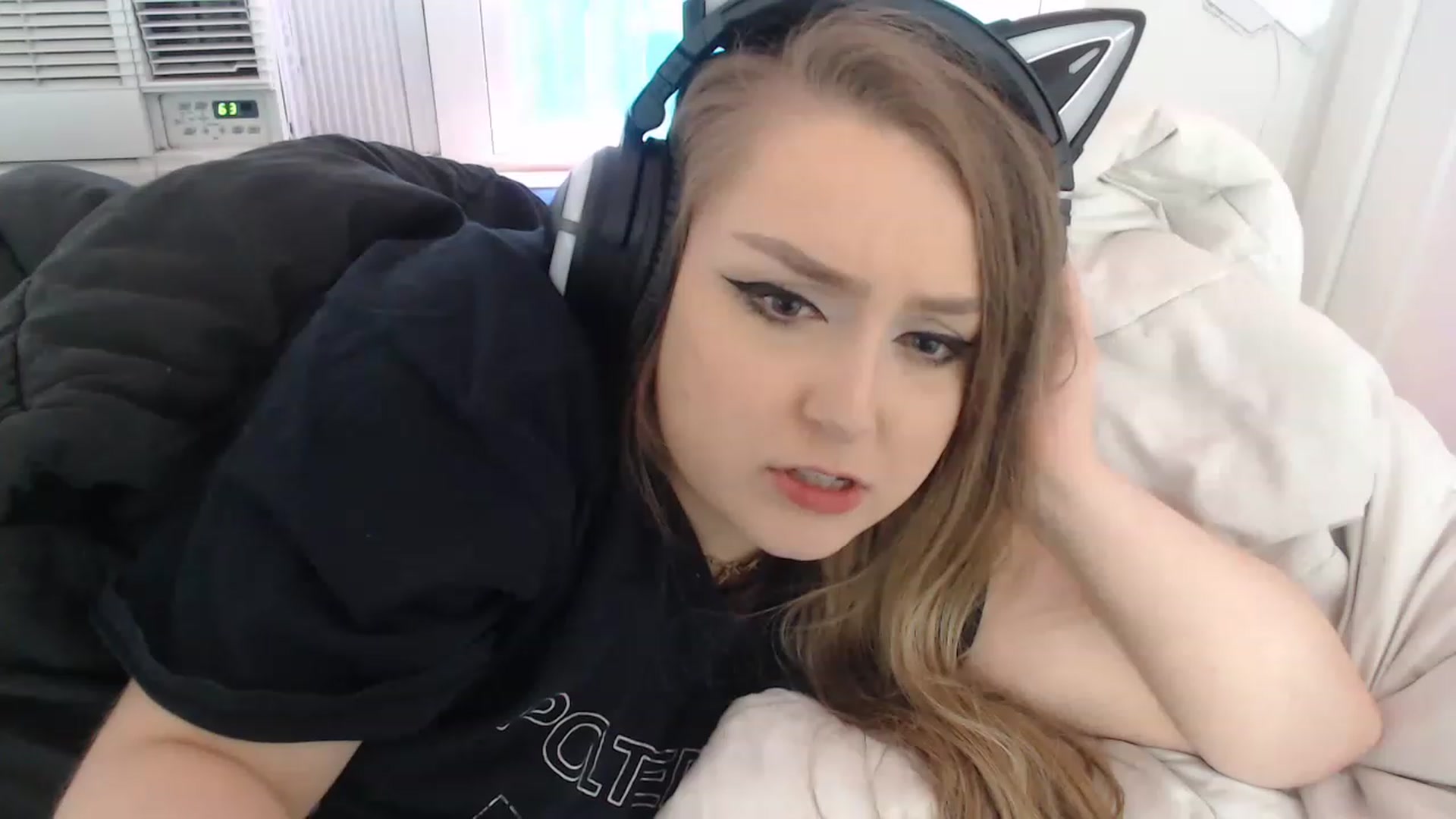 Gallery image thumbnail from LibbyxDoe's myfreecams stream on, 04/15/2023, 16:24 image 17 of 20