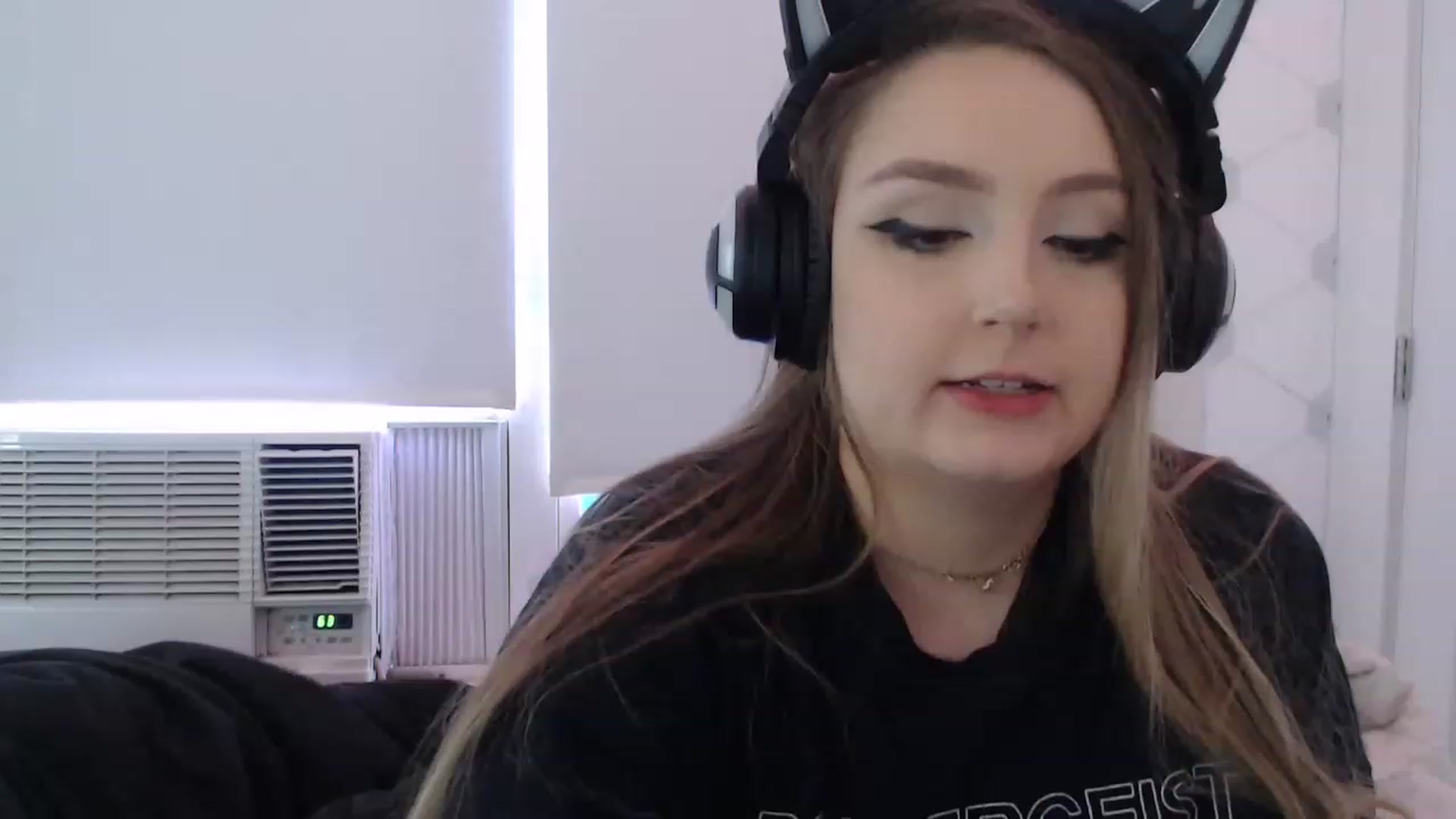 Gallery image thumbnail from LibbyxDoe's myfreecams stream on, 04/15/2023, 17:21 image 10 of 20