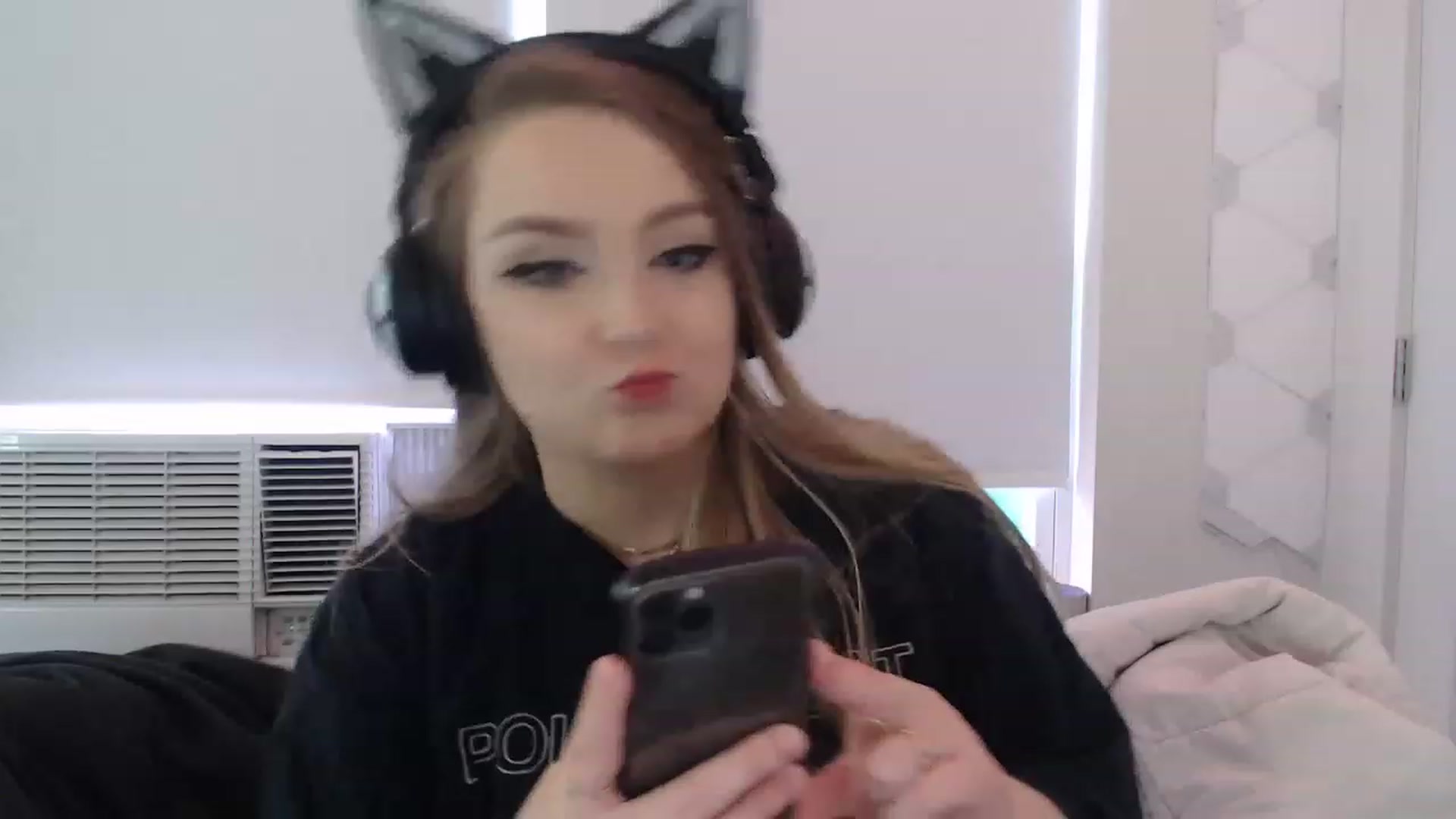 Gallery image thumbnail from LibbyxDoe's myfreecams stream on, 04/15/2023, 17:21 image 9 of 20