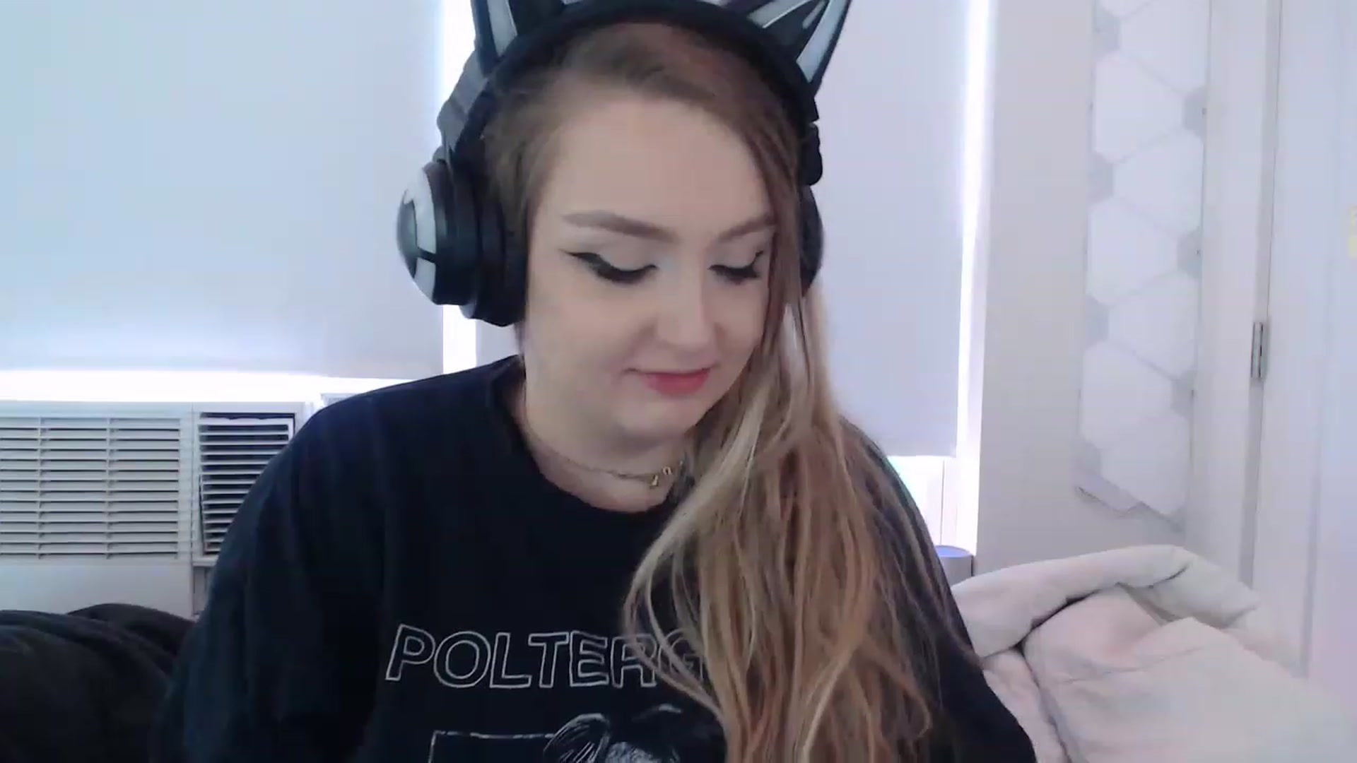 Gallery image thumbnail from LibbyxDoe's myfreecams stream on, 04/15/2023, 17:21 image 6 of 20