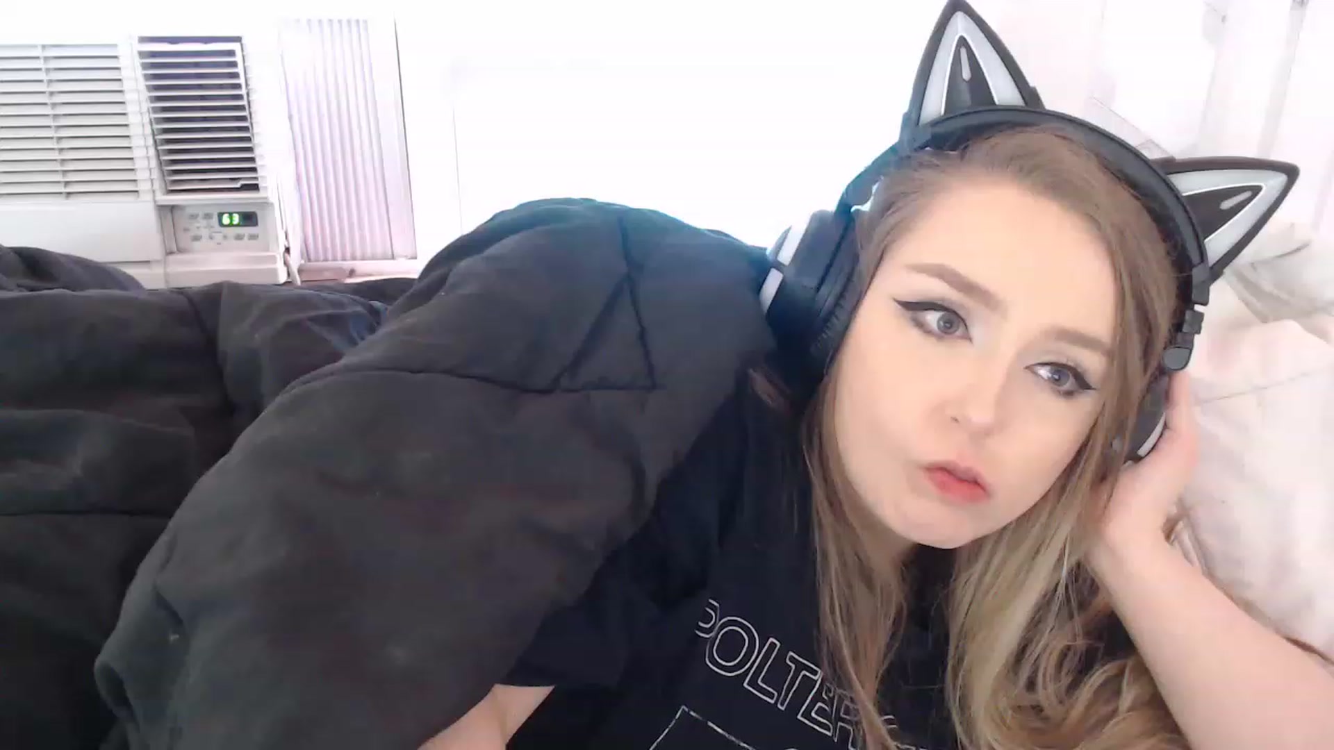 Gallery image thumbnail from LibbyxDoe's myfreecams stream on, 04/15/2023, 17:21 image 4 of 20