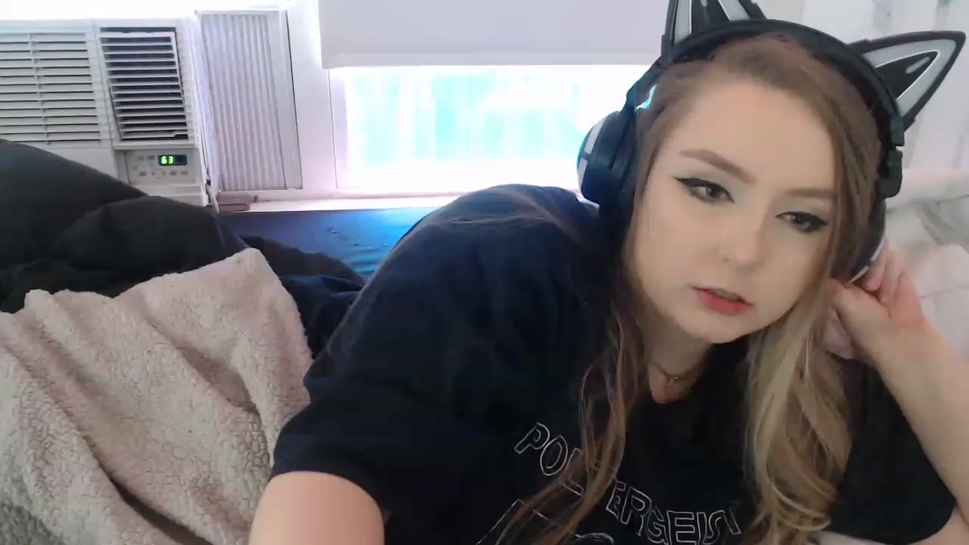 Gallery image thumbnail from LibbyxDoe's myfreecams stream on, 04/15/2023, 17:21 image 2 of 20