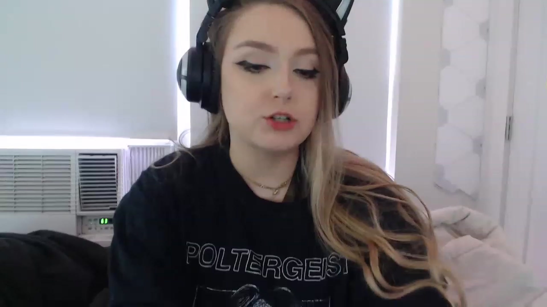Gallery image thumbnail from LibbyxDoe's myfreecams stream on, 04/15/2023, 17:21 image 7 of 20