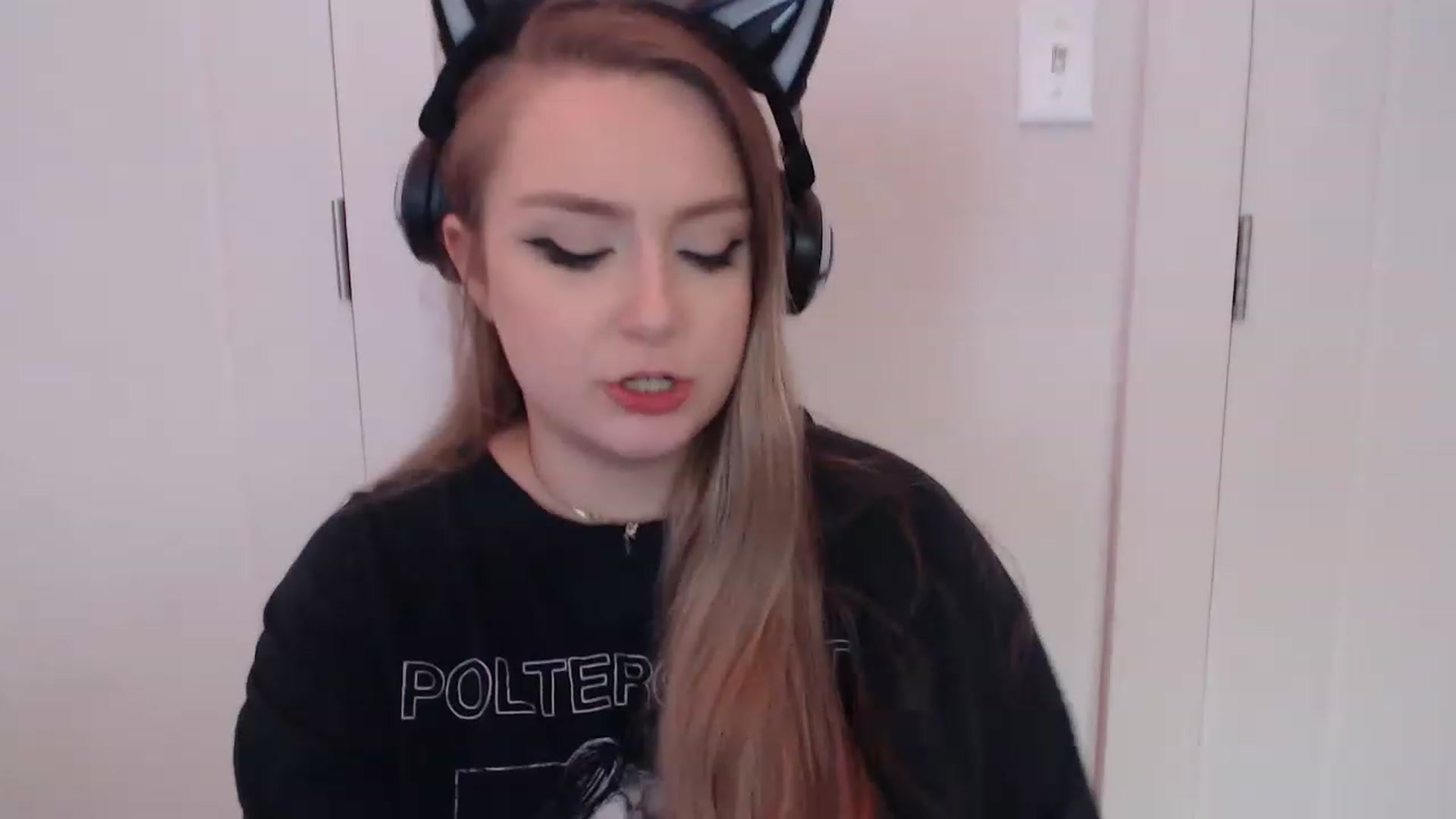 Gallery image thumbnail from LibbyxDoe's myfreecams stream on, 04/16/2023, 24:56 image 14 of 20