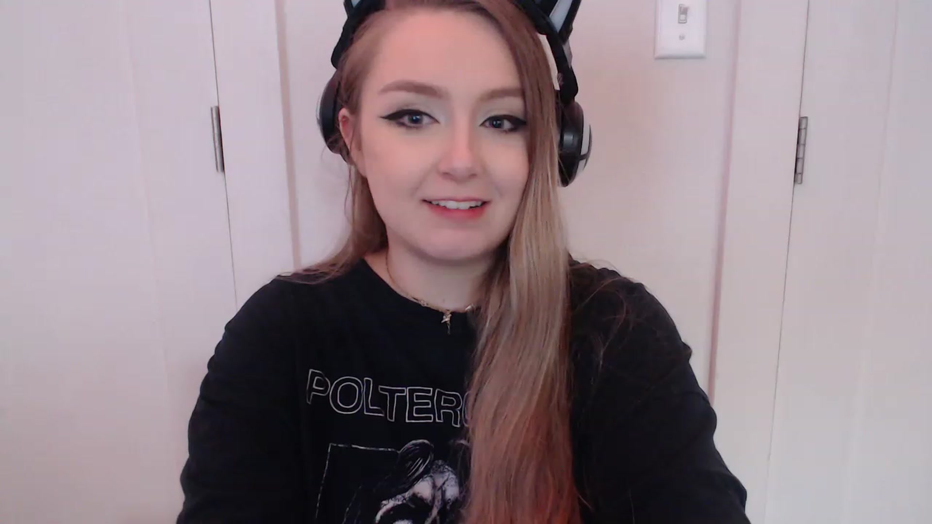 Gallery image thumbnail from LibbyxDoe's myfreecams stream on, 04/16/2023, 24:56 image 15 of 20