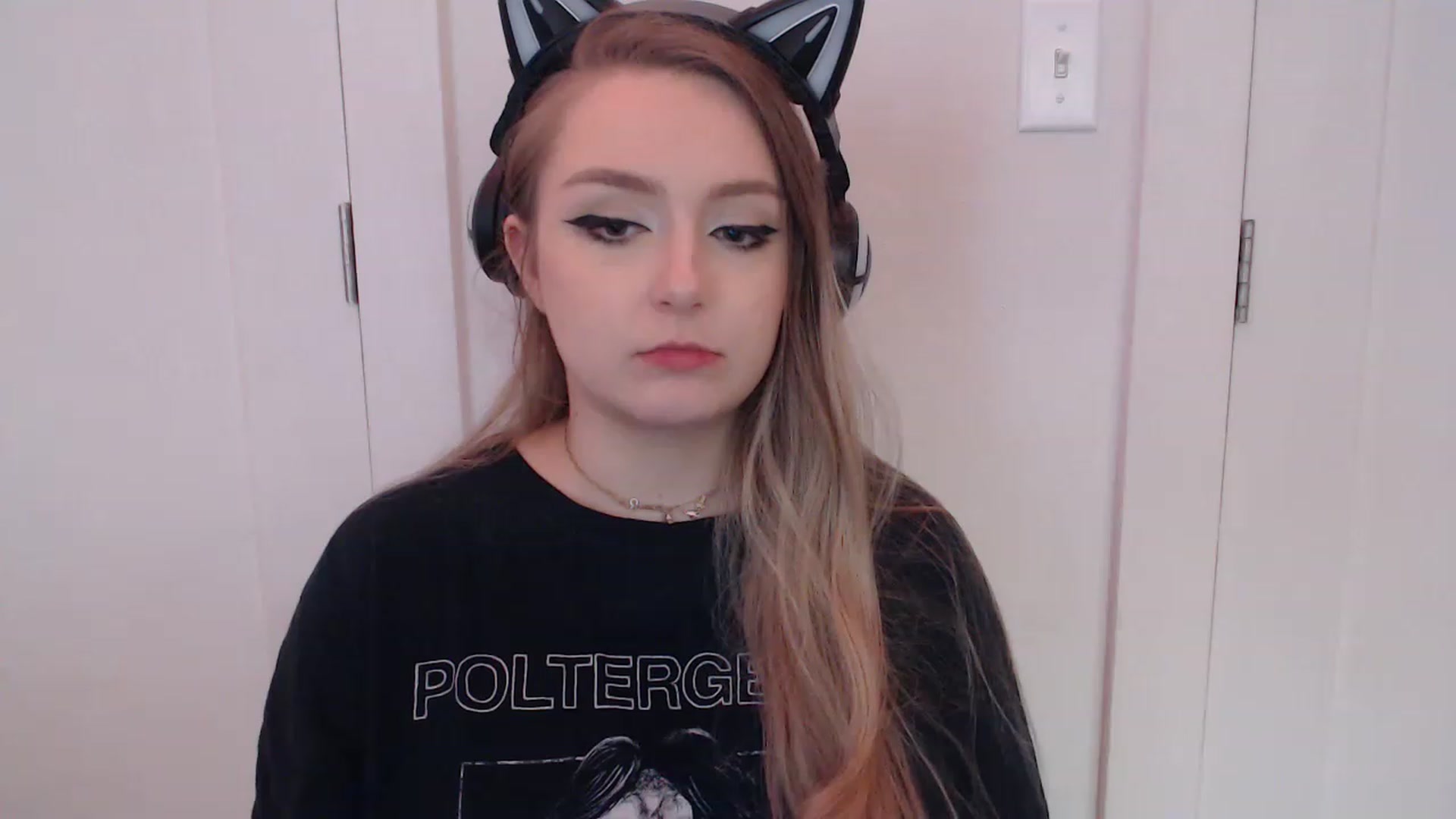Gallery image thumbnail from LibbyxDoe's myfreecams stream on, 04/16/2023, 24:56 image 17 of 20