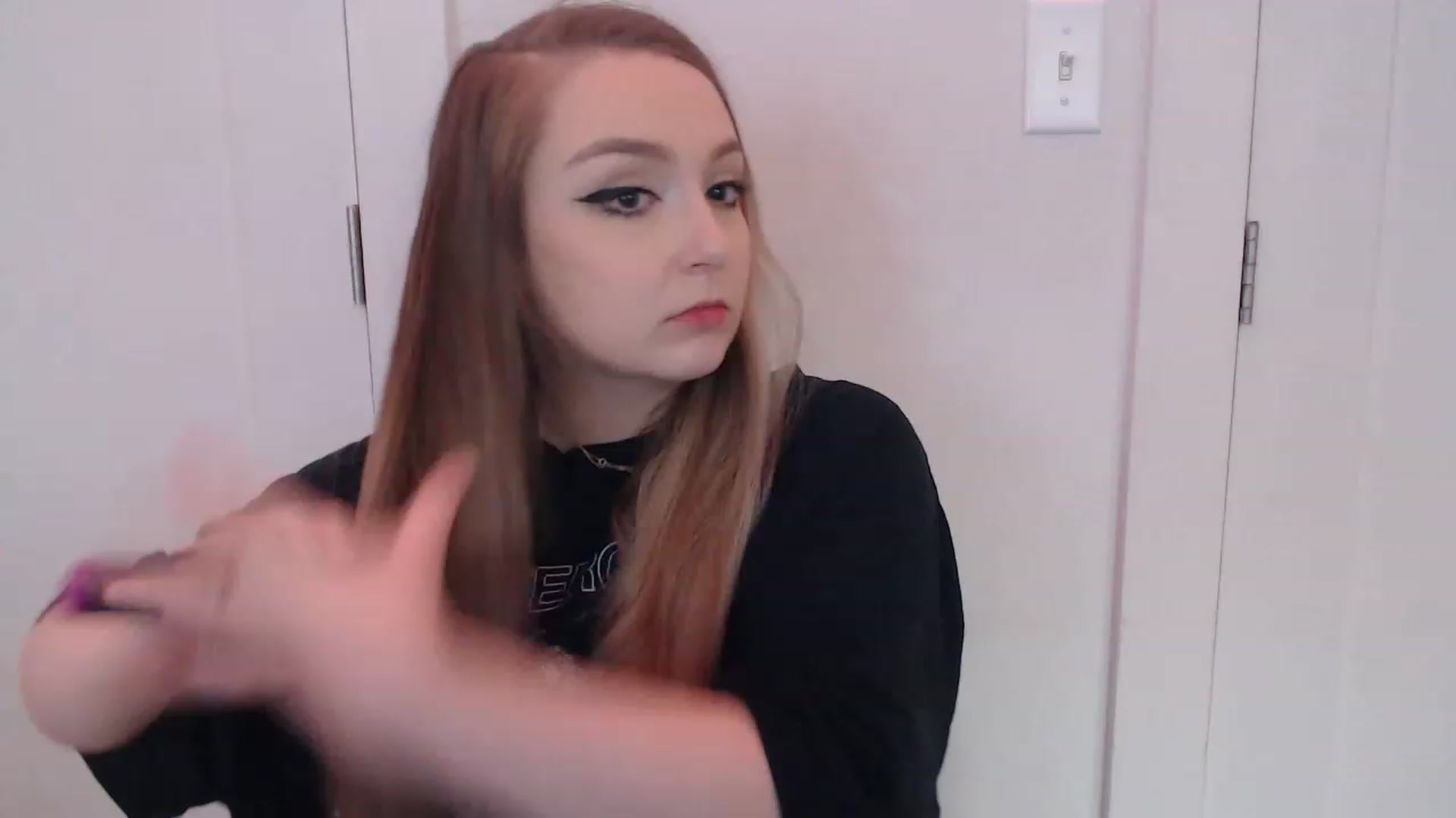 Gallery image thumbnail from LibbyxDoe's myfreecams stream on, 04/16/2023, 24:56 image 10 of 20