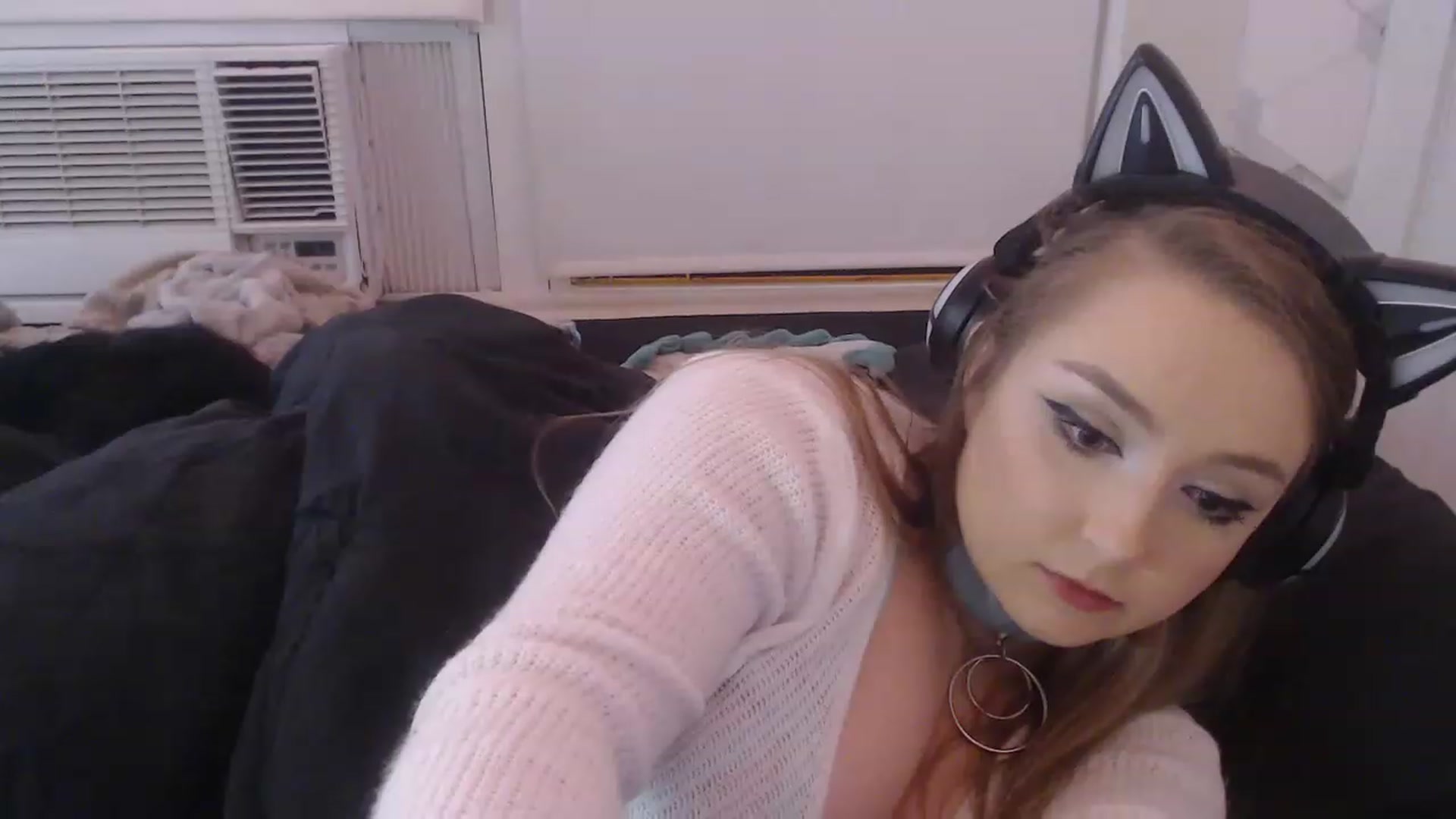 Gallery image thumbnail from LibbyxDoe's myfreecams stream on, 04/16/2023, 09:08 image 15 of 20