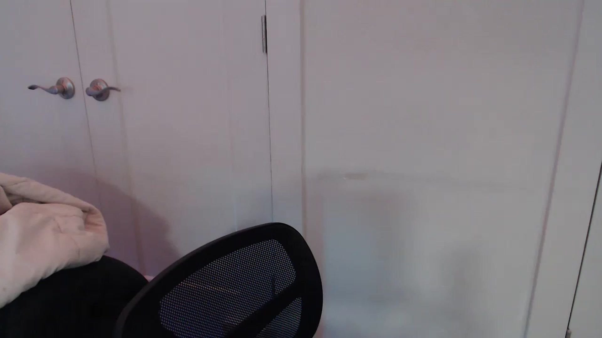 Gallery image thumbnail from LibbyxDoe's myfreecams stream on, 04/17/2023, 24:15 image 11 of 20