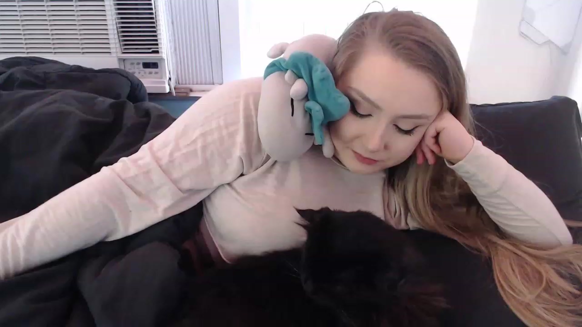 Gallery image thumbnail from LibbyxDoe's myfreecams stream on, 04/19/2023, 13:46 image 3 of 20
