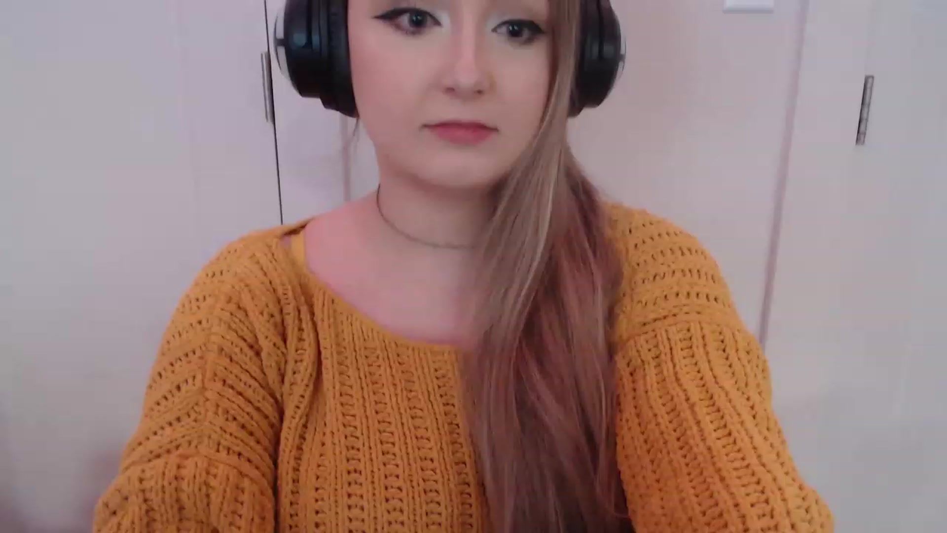 Gallery image thumbnail from LibbyxDoe's myfreecams stream on, 04/20/2023, 07:42 image 12 of 20