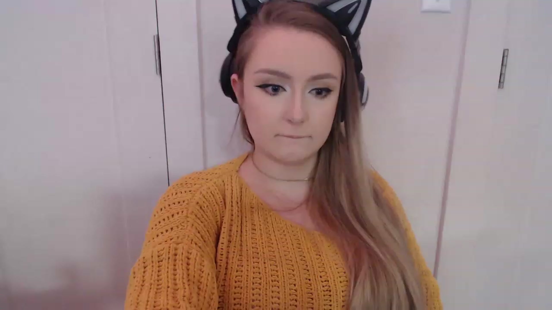 Gallery image thumbnail from LibbyxDoe's myfreecams stream on, 04/20/2023, 07:42 image 7 of 20