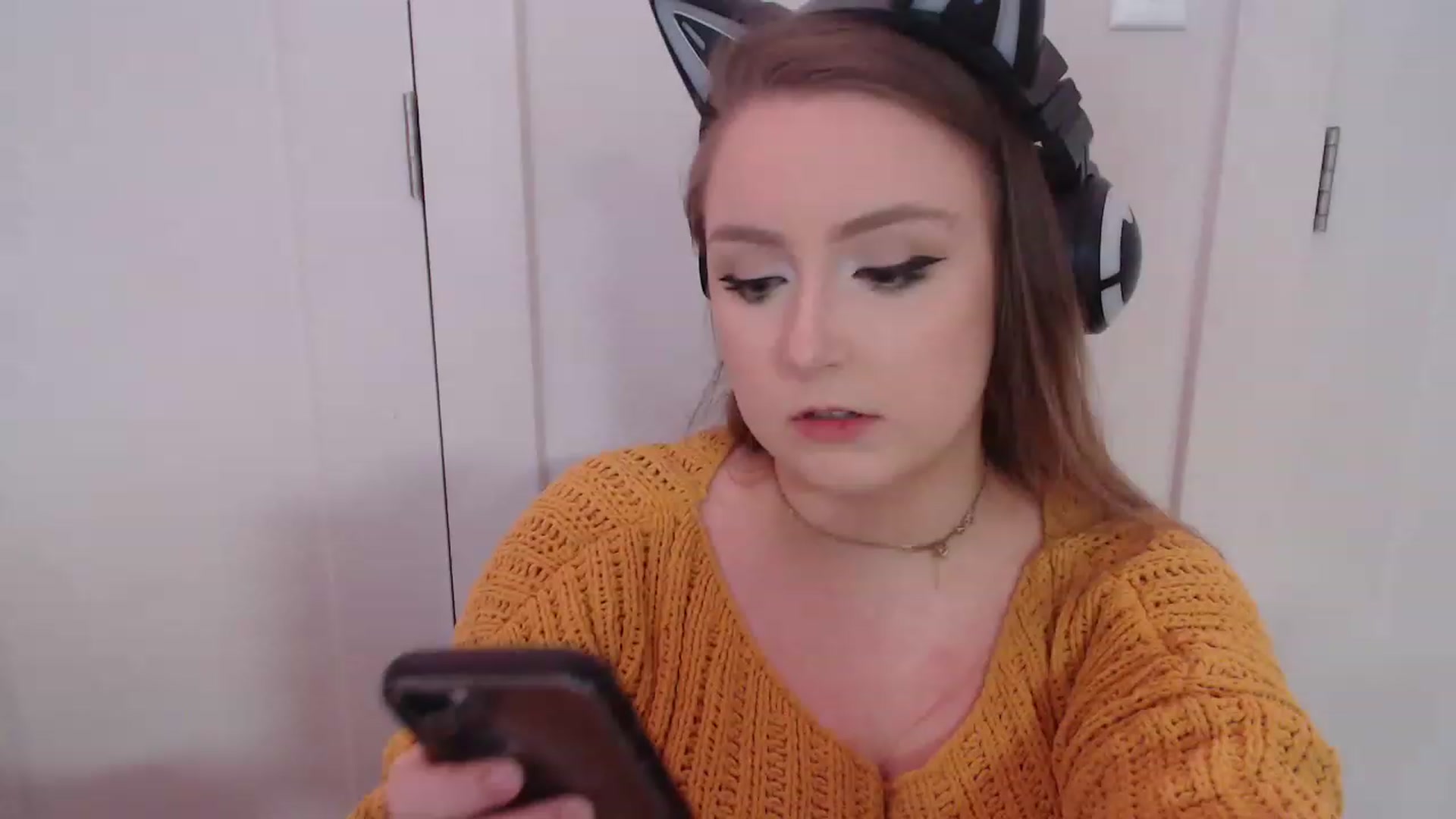 Gallery image thumbnail from LibbyxDoe's myfreecams stream on, 04/20/2023, 07:42 image 9 of 20