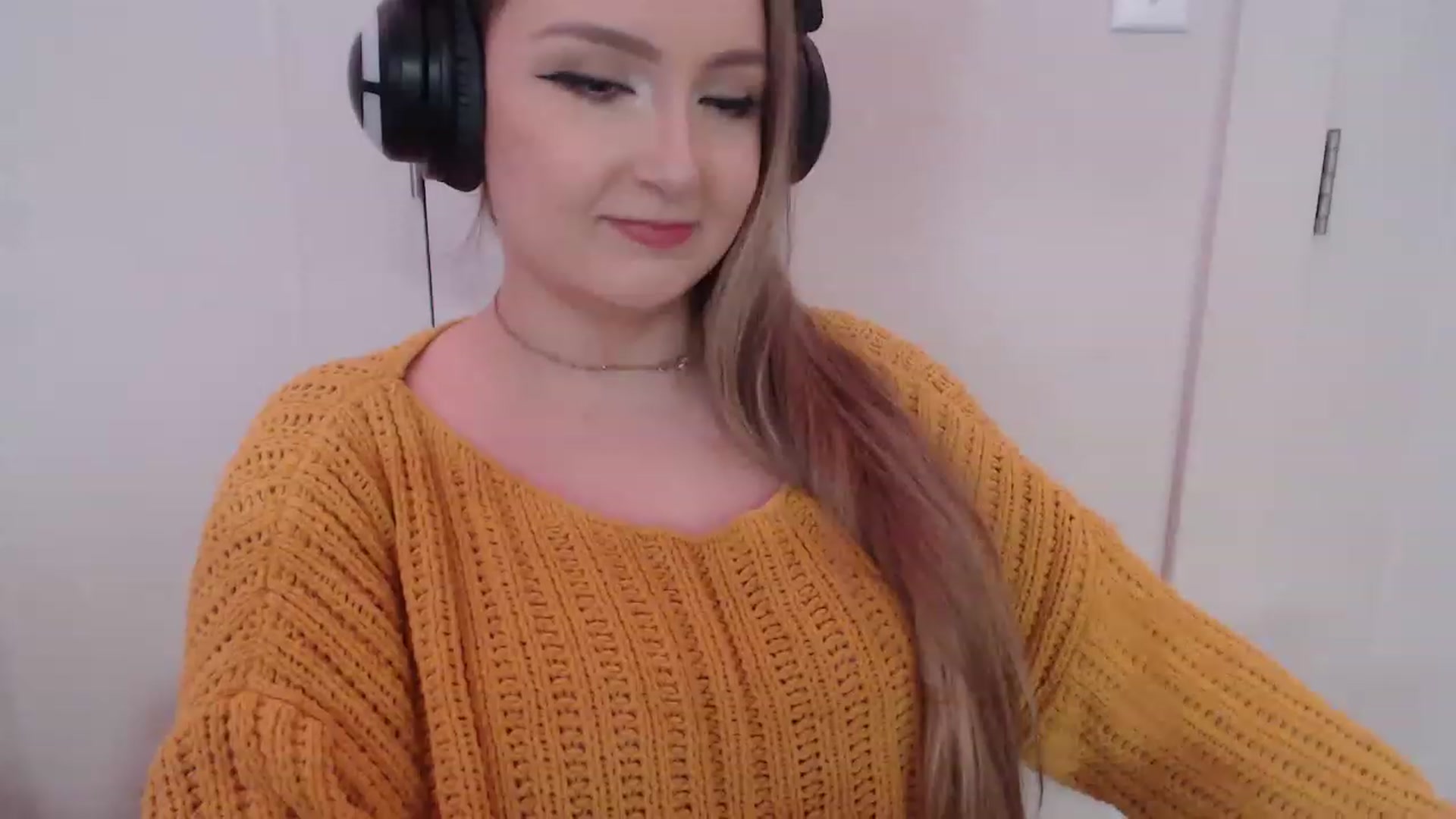 Gallery image thumbnail from LibbyxDoe's myfreecams stream on, 04/20/2023, 07:42 image 14 of 20