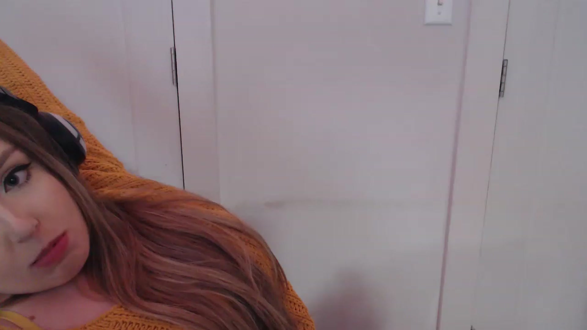Gallery image thumbnail from LibbyxDoe's myfreecams stream on, 04/20/2023, 08:32 image 12 of 20